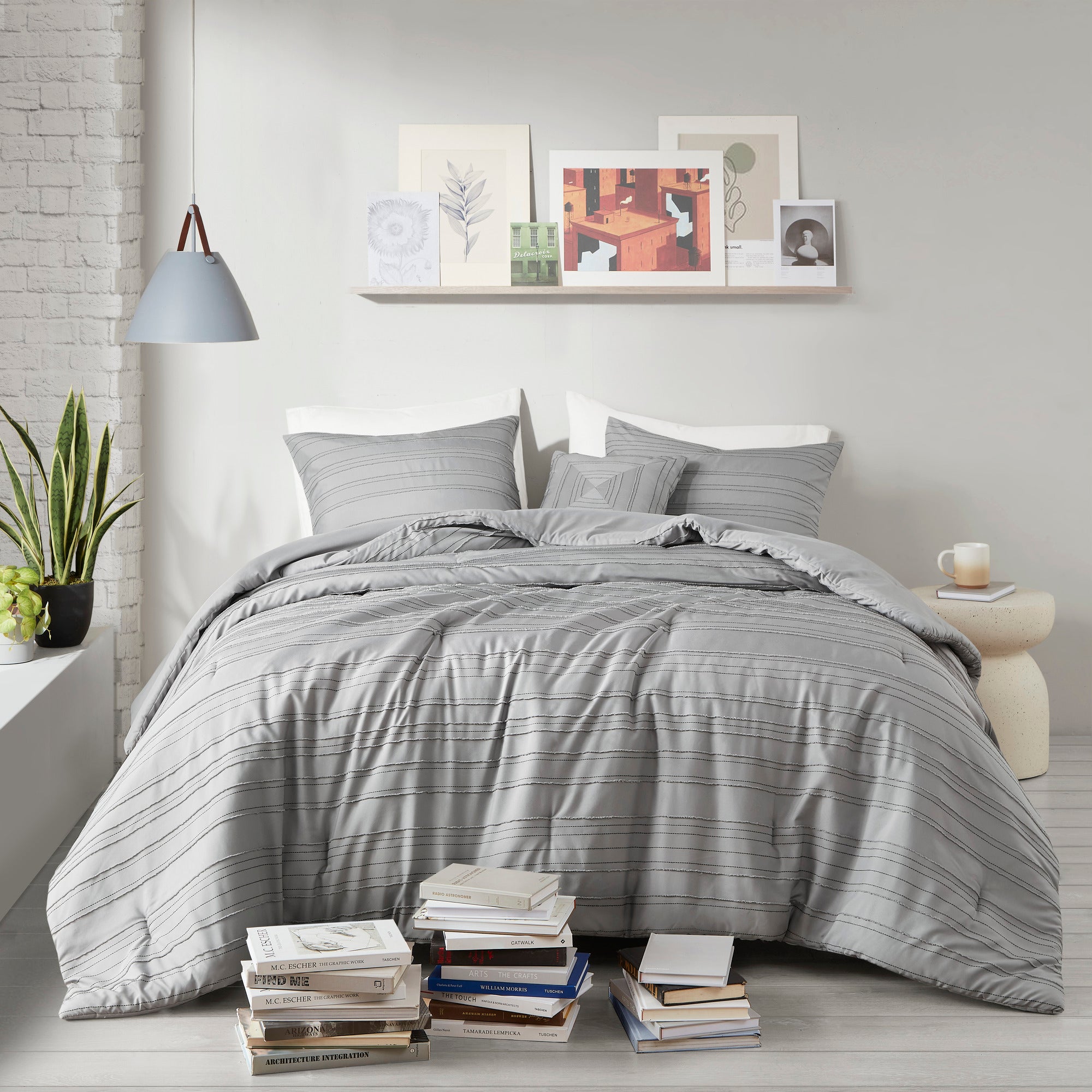 4 PCS Full/Queen Cationic Dyed Clip Jacquard Comforter Set with Throw Pillow Gray