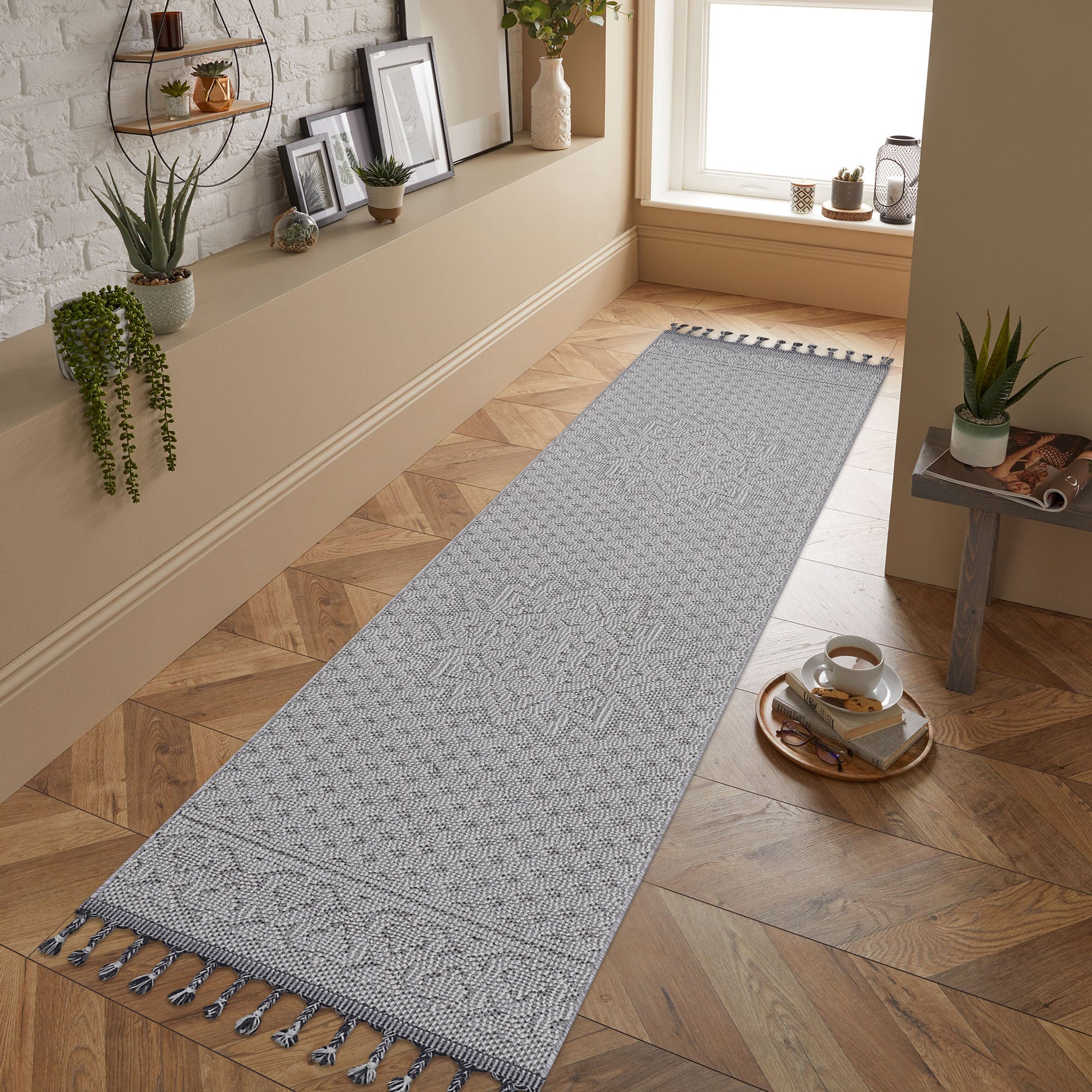 LOOM & LUXE Collection 2X8 White/Ivory /Medallion Indoor/Outdoor Area Rug