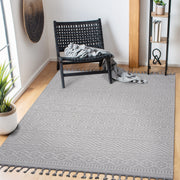 LOOM & LUXE Collection 4X6 White /Geometric Indoor/Outdoor Area Rug