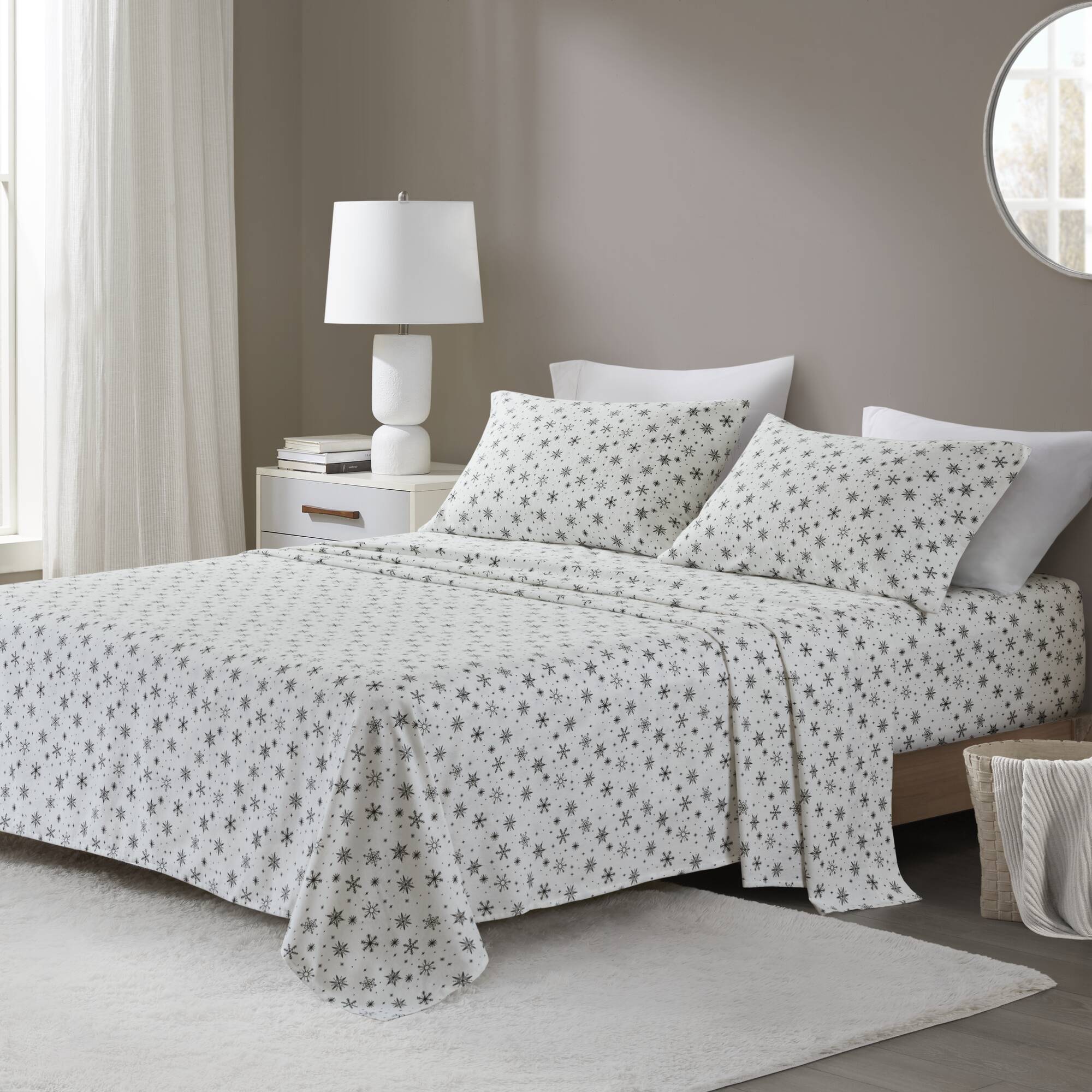 4 PCS Queen  Sheet Set Black Snowflakes