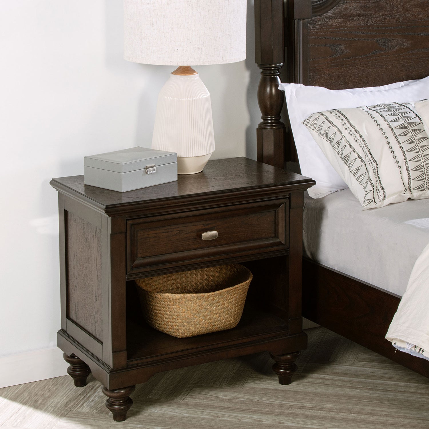 Berwick Dark Oak 1-drawer Nightstand