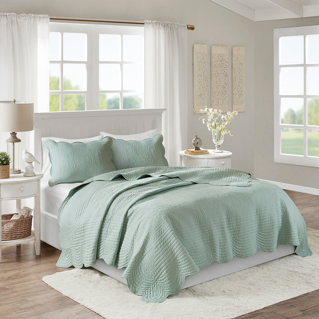 3 Piece Reversible Scalloped Edge Quilt Set Seafoam Full/Queen