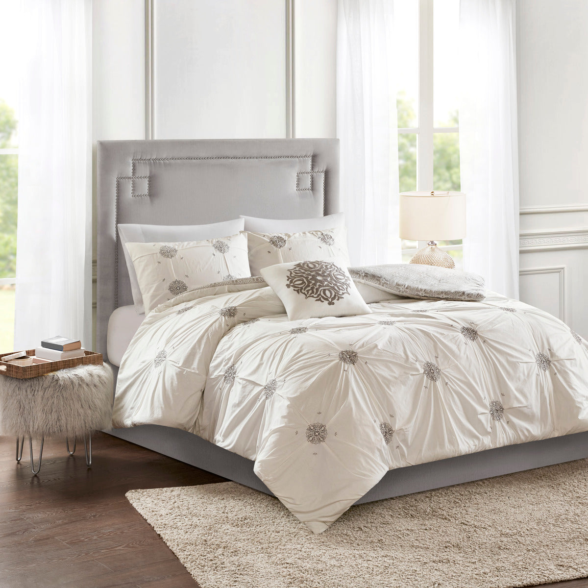 Full/Queen 4 Piece Embroidered Cotton Reversible Duvet Cover Set