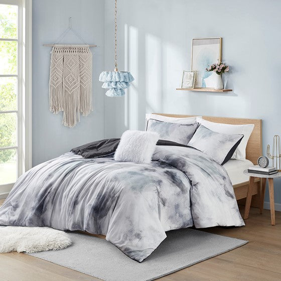King/Cal King Watercolor Tie Dye Printed Comforter Set with Throw Pillow