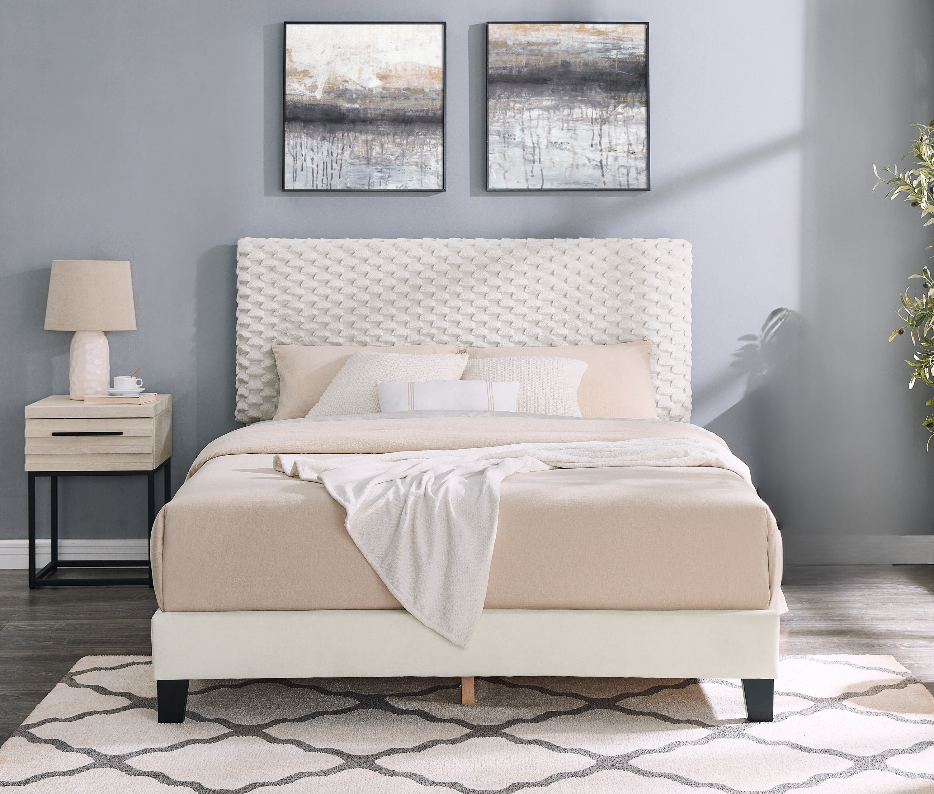 Roundhill Furniture Findlay 2-Piece Bedroom Set, Plush 3D Upholstered Bed with Nightstand, Full
