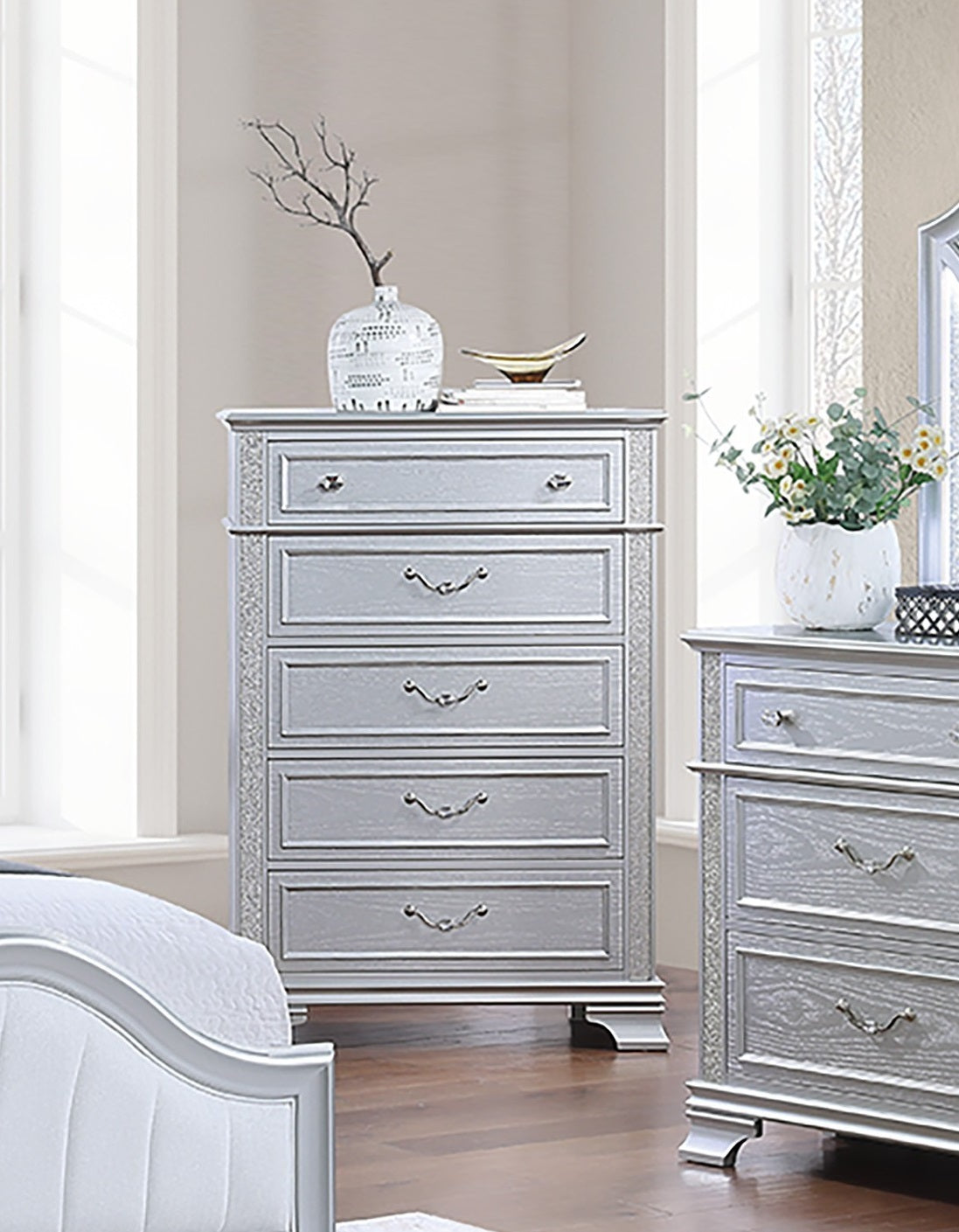 Elegance Gray Finish 5-Drawers Chest Contemporary 1pc Chest Pull Handles and crystal Knobs Bedroom
