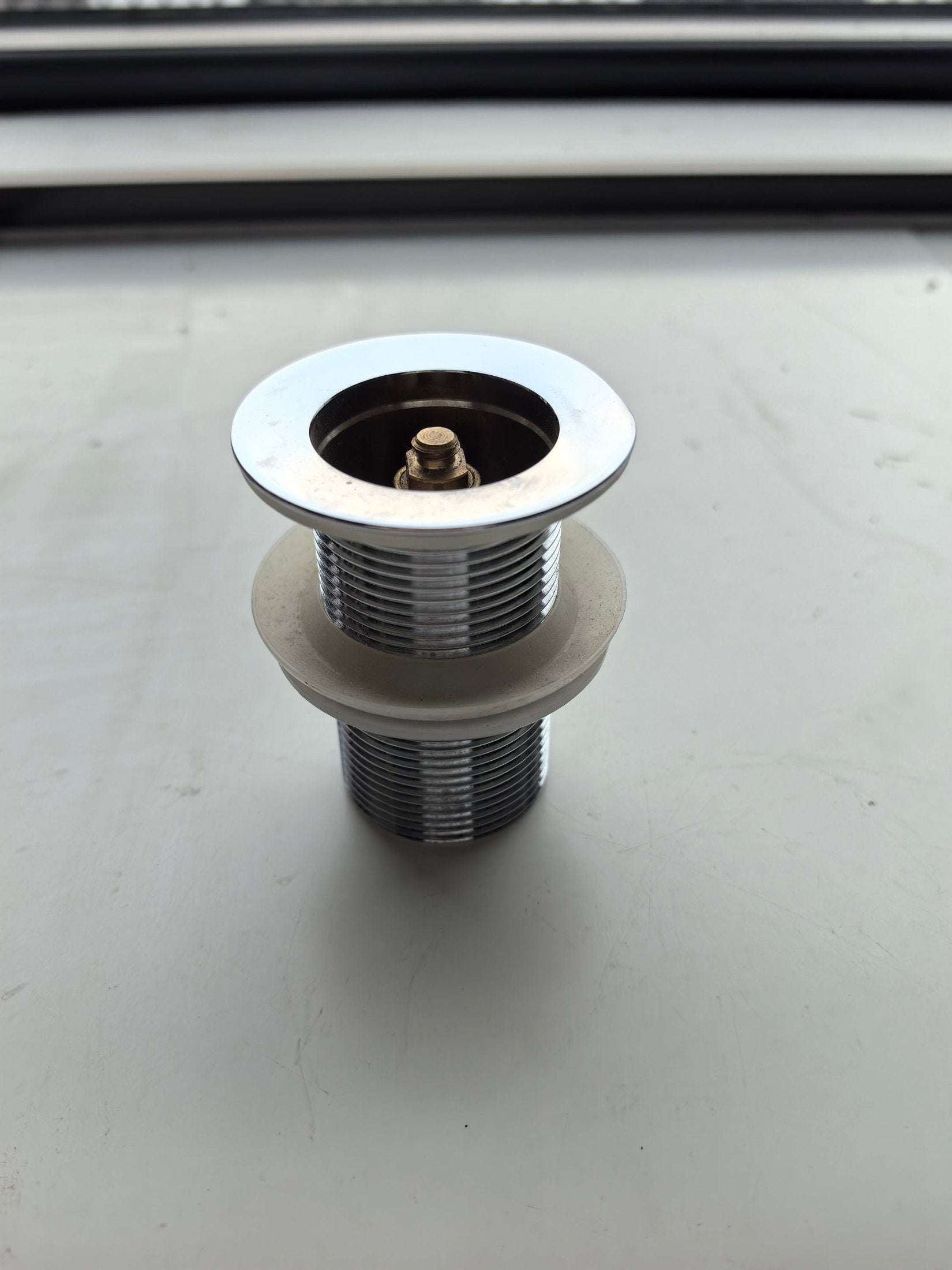 Matte white cover brass pop-up drainer for stone resin freestanding bathtub