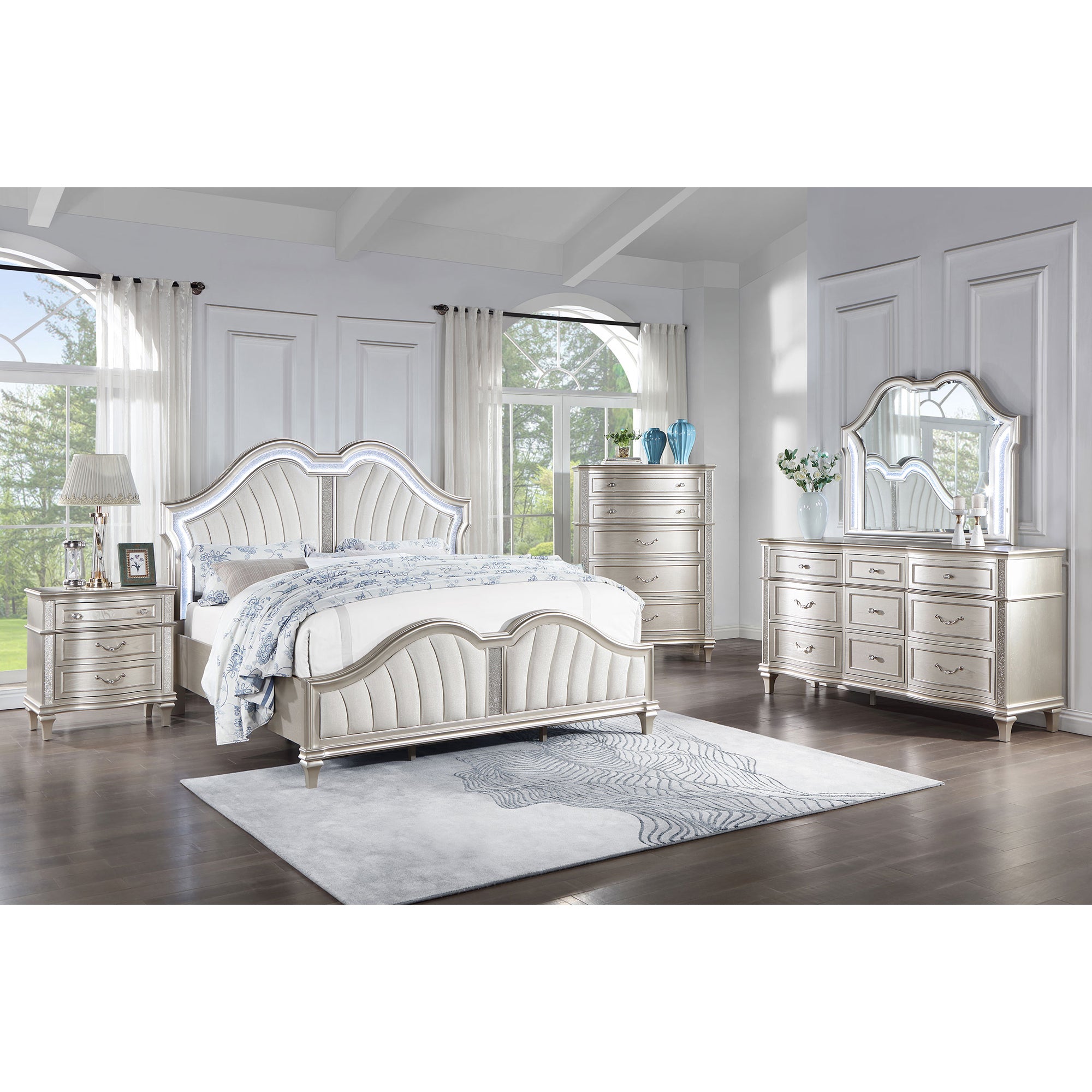 Katerina Ivory/Silver Oak 5-piece Eastern King Platform Bedroom Set
