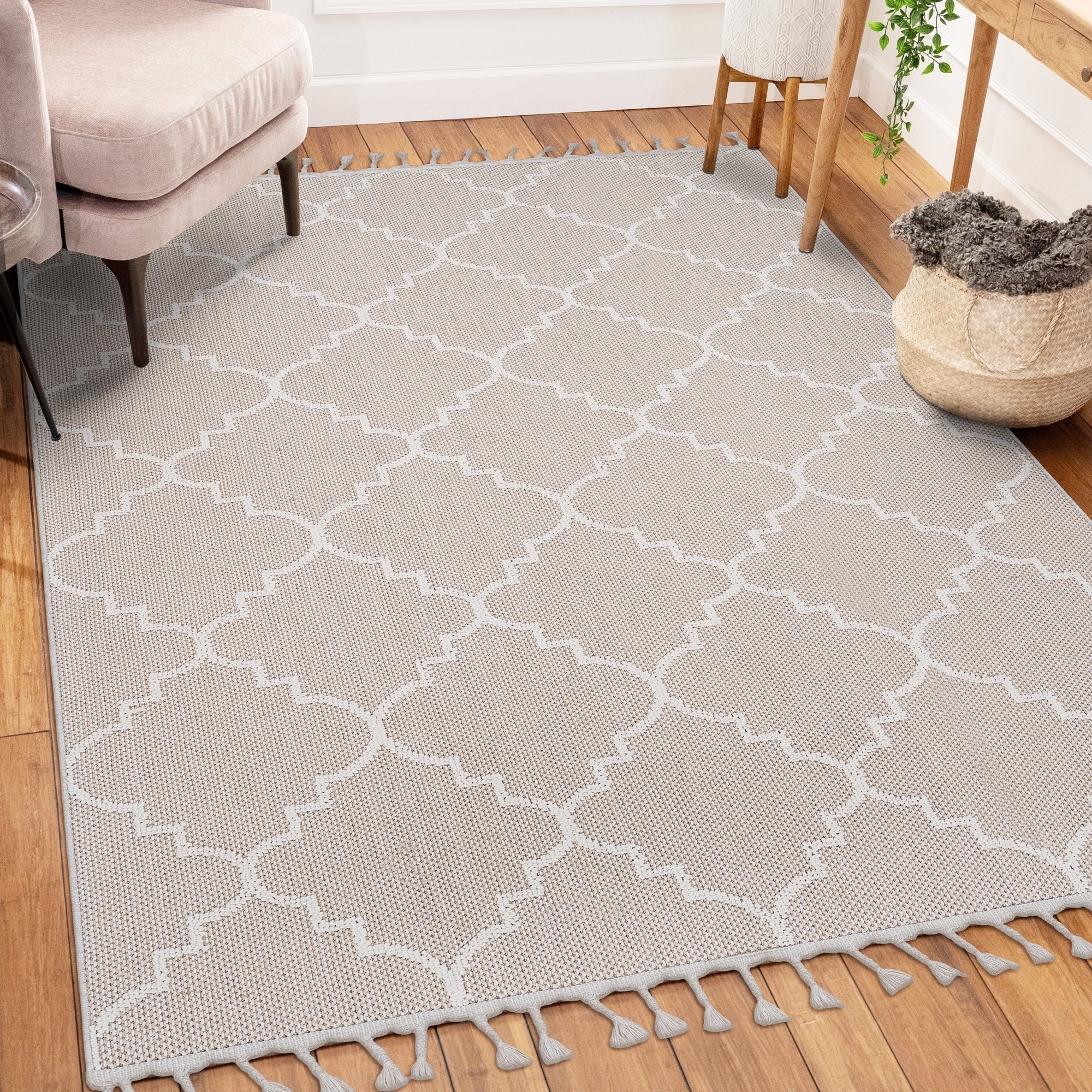 LOOM & LUXE Collection 5X7 Ivory /Trellis Indoor/Outdoor Area Rug