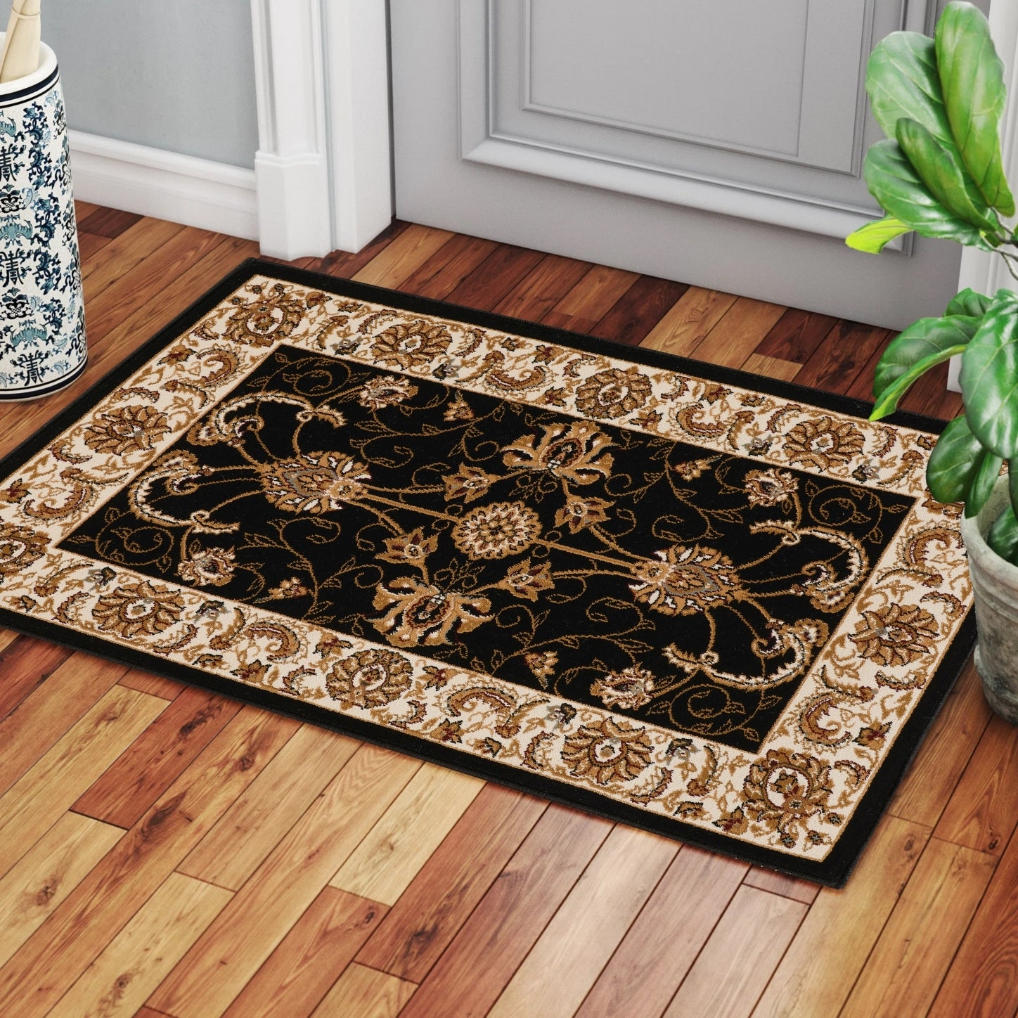 Manchester GC_HER5001 Black 2 ft. x 3 ft. Area Rug