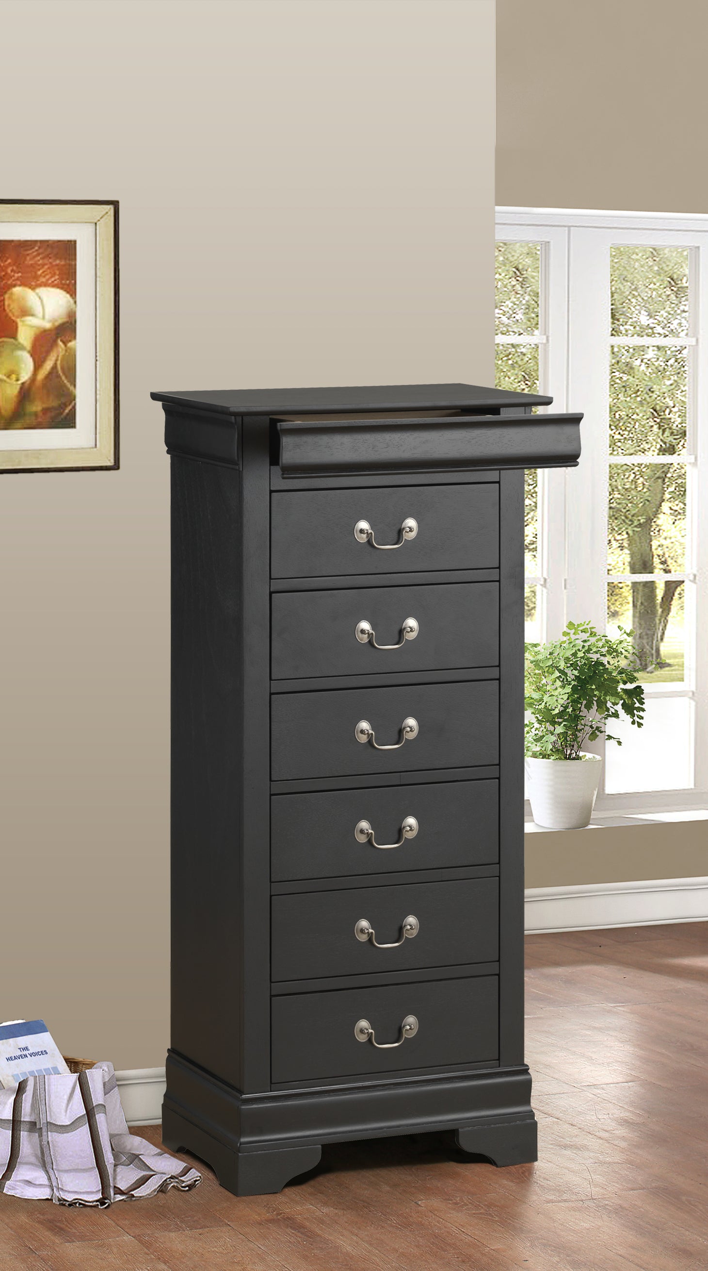 Elegant Traditional Lingerie Chest
