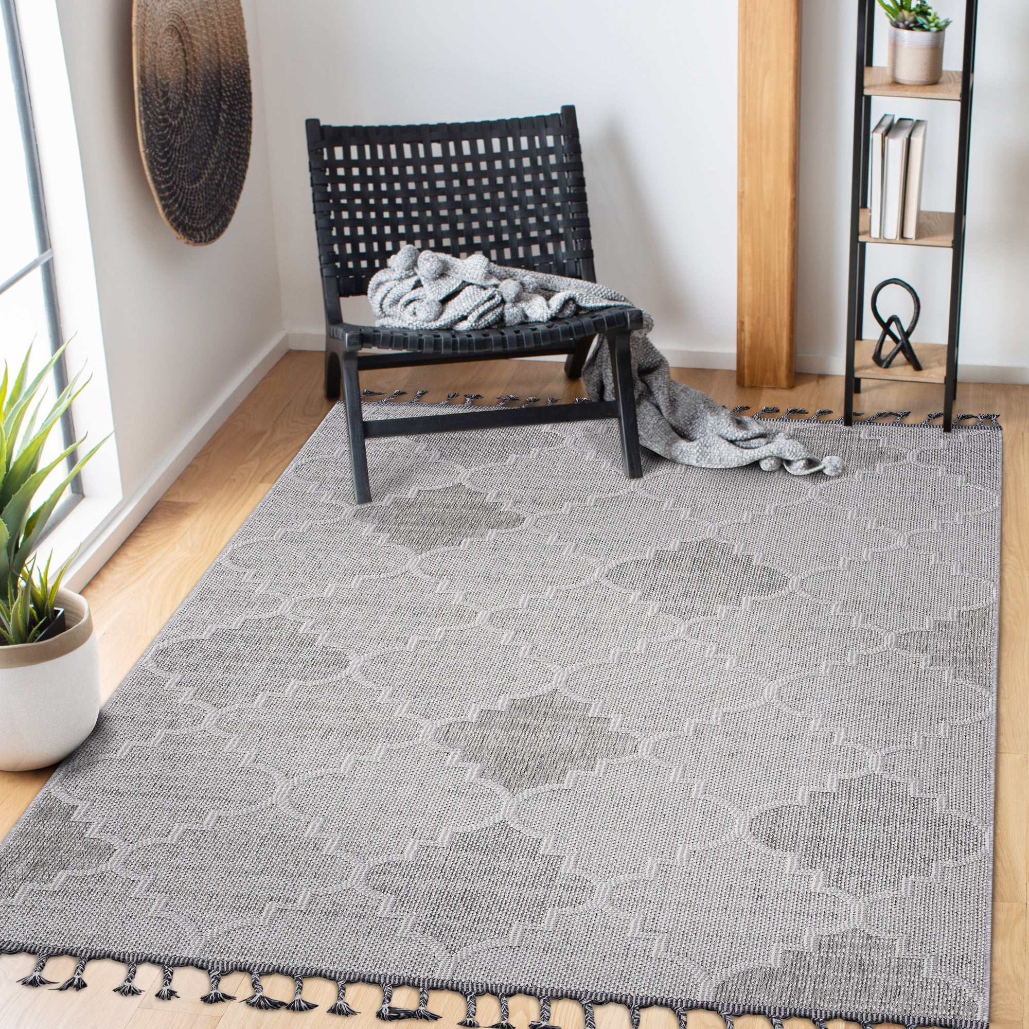 LOOM & LUXE Collection 8X10 White/Grey /Trellis Indoor/Outdoor Area Rug