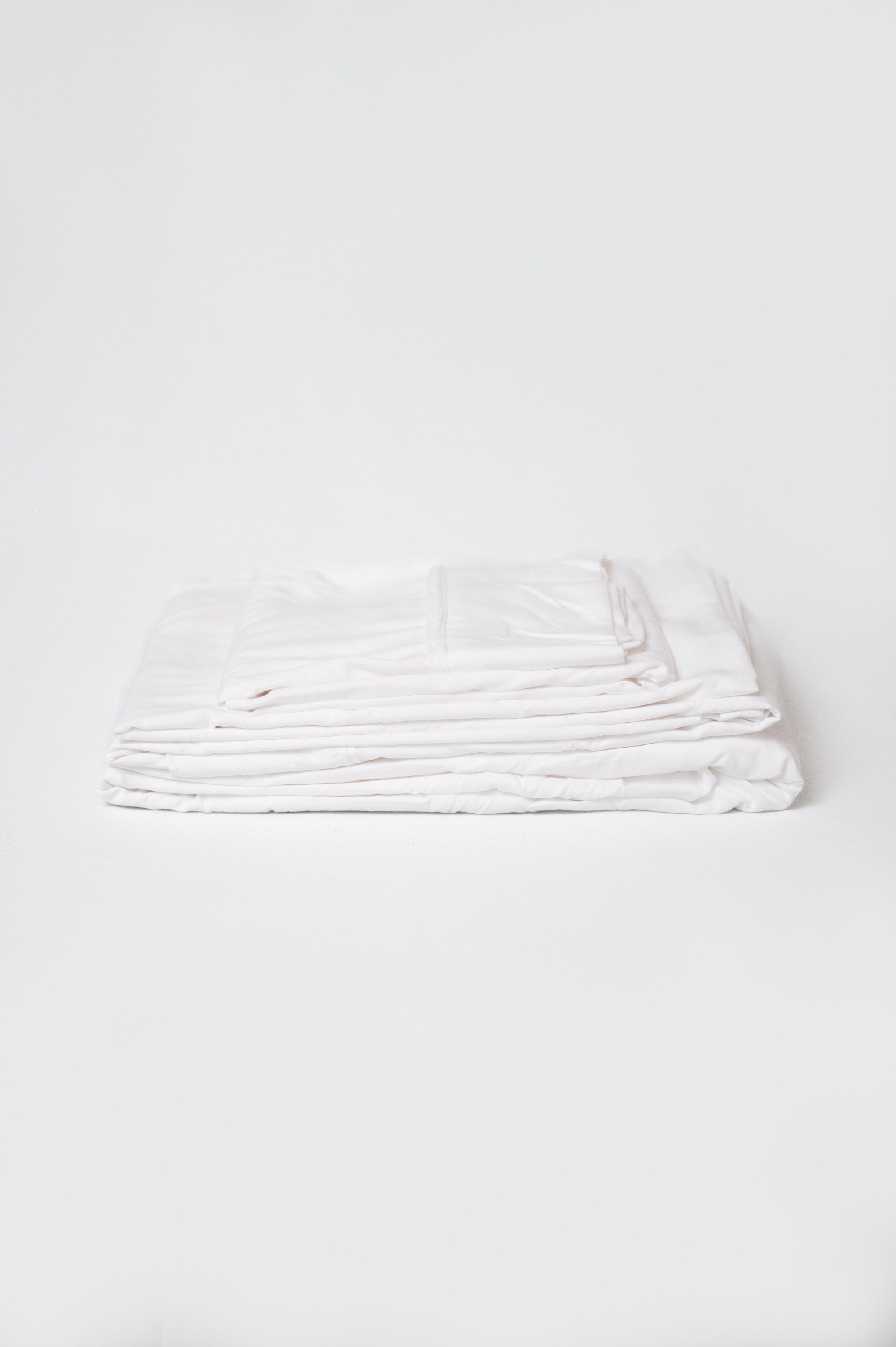 Omne Sleep 4-Piece White Microplush and Bamboo Queen Hypoallergenic Sheet Set