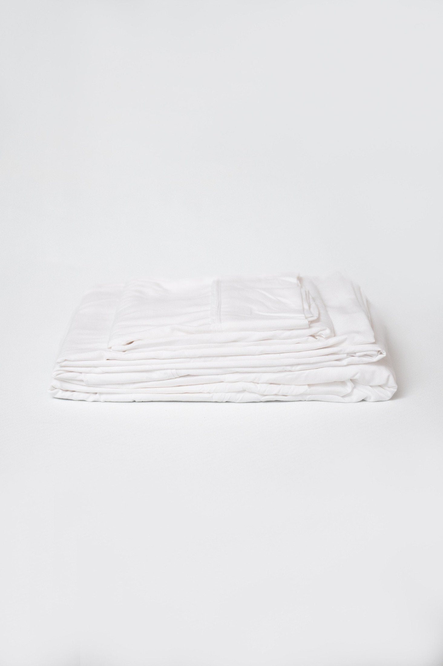 Omne Sleep 5-Piece White Brushed Microfiber Split Queen Hypoallergenic Sheet Set