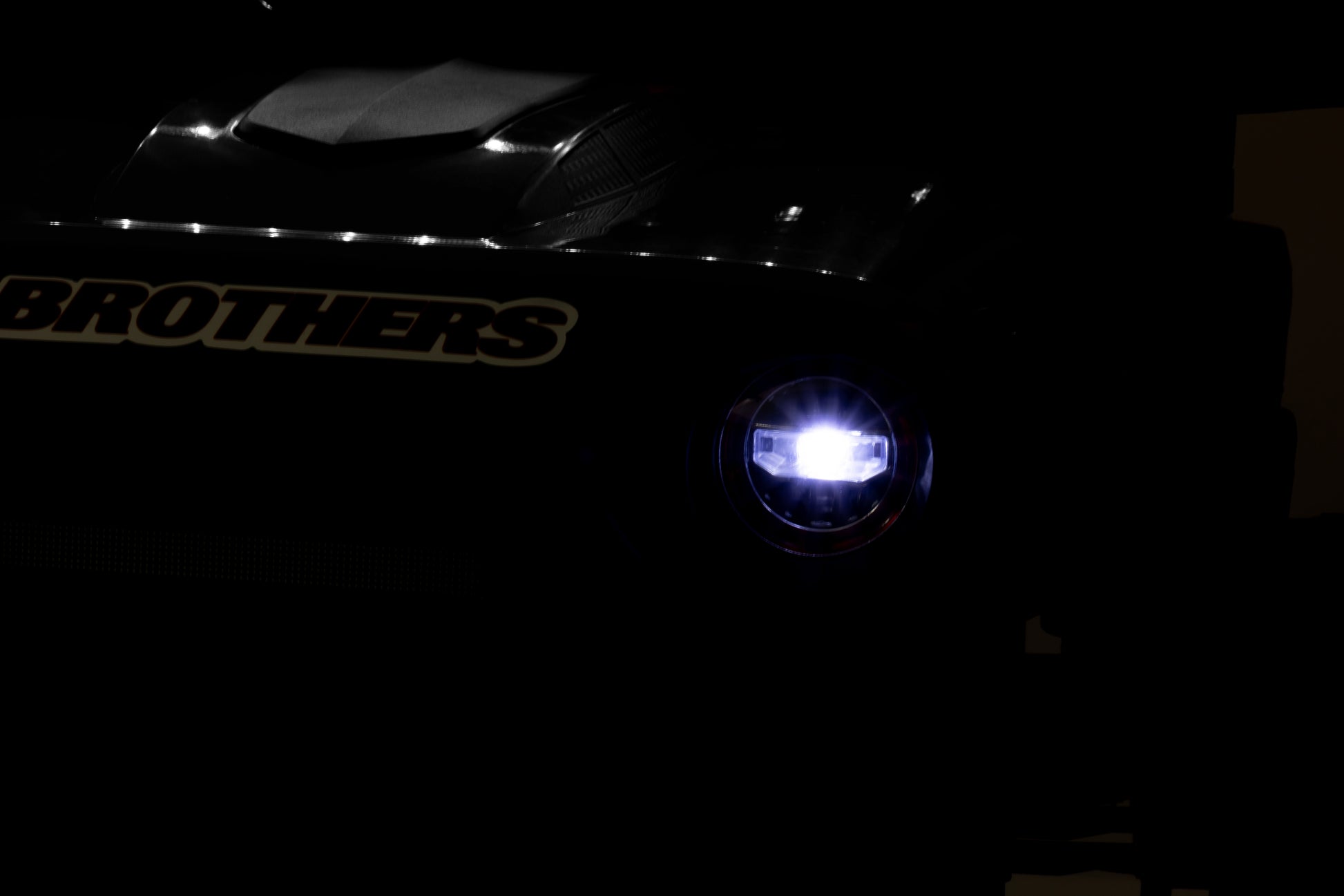 21683899