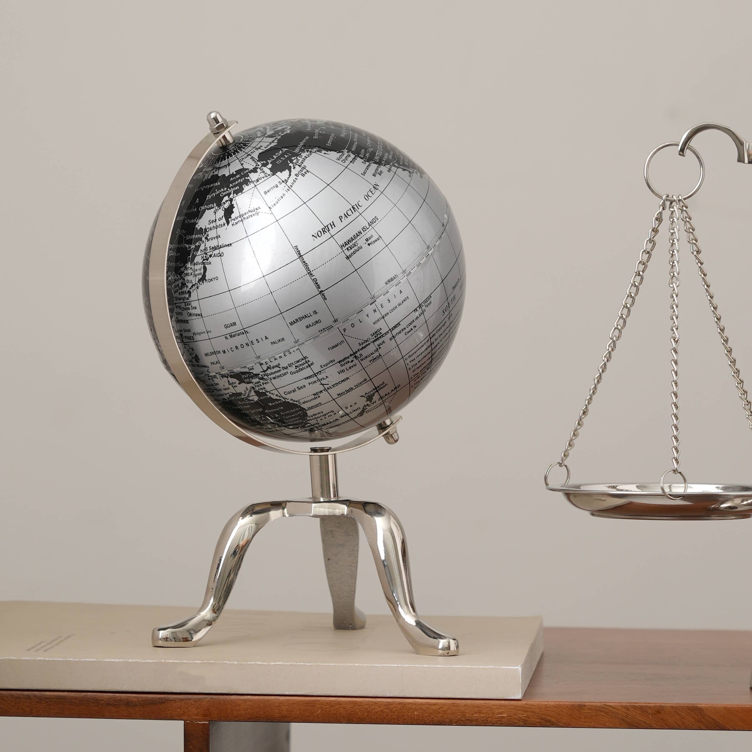 Tabletop Decorative Globe on Aluminum Stand-10'(H)