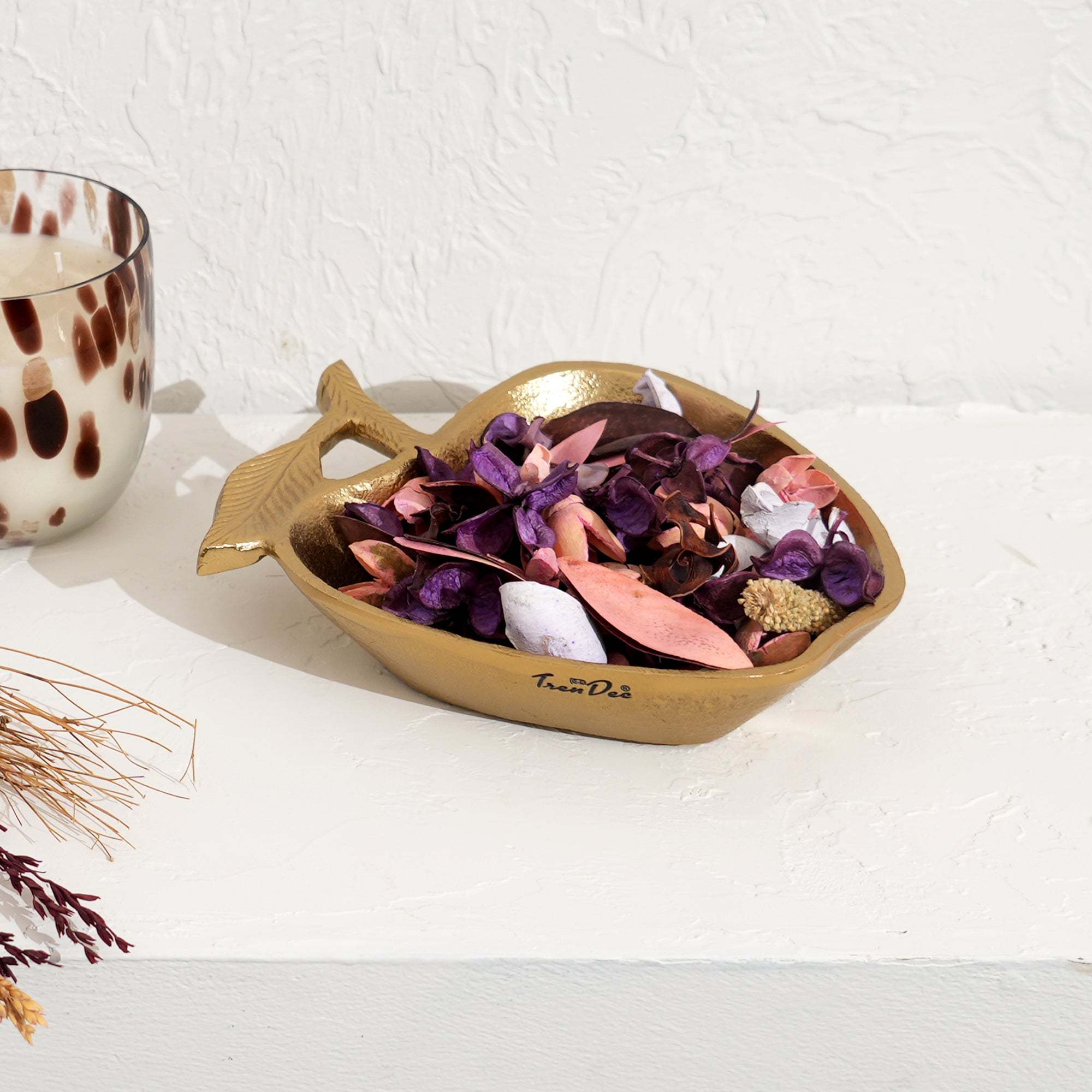 Elegant Apple-Shaped Gilded Gold Aluminum Trinket Dish – 8.7x6.7x2' Decorative Accent