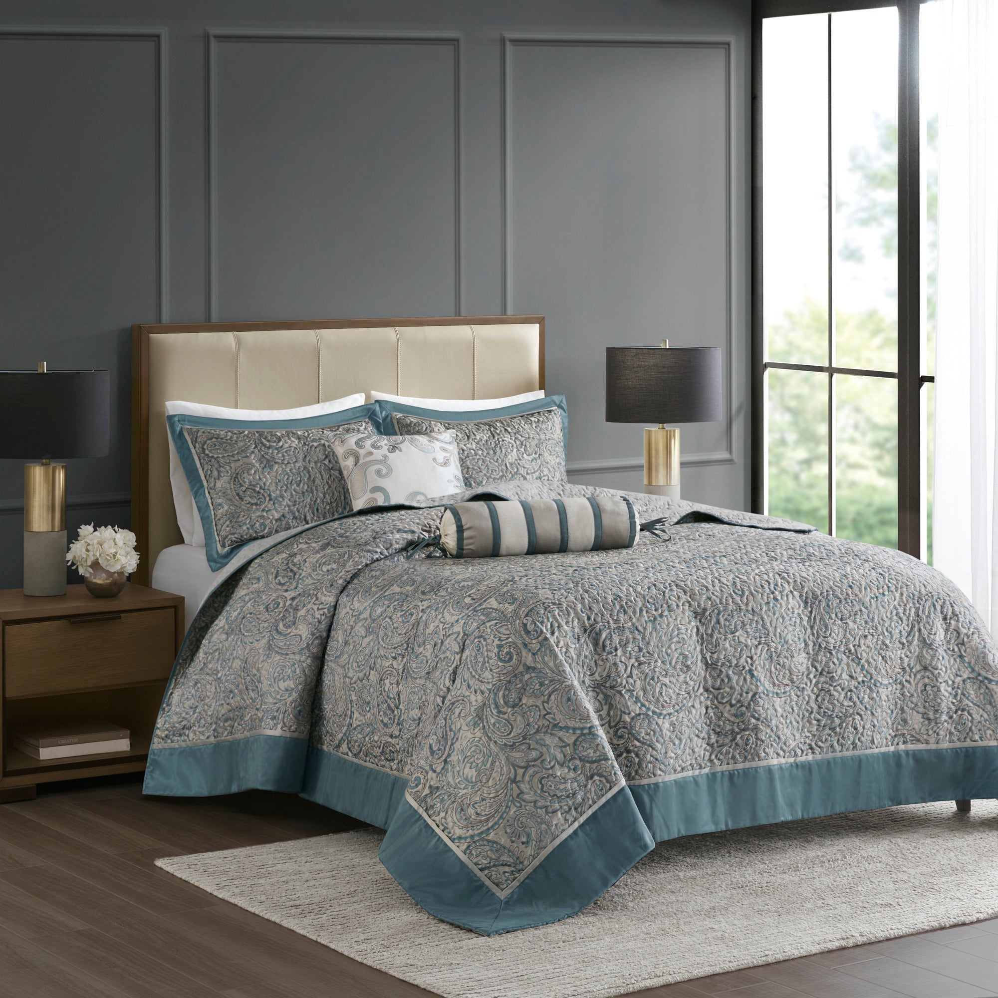 5 Piece Jacquard Bedspread Set with Throw Pillows Teal King