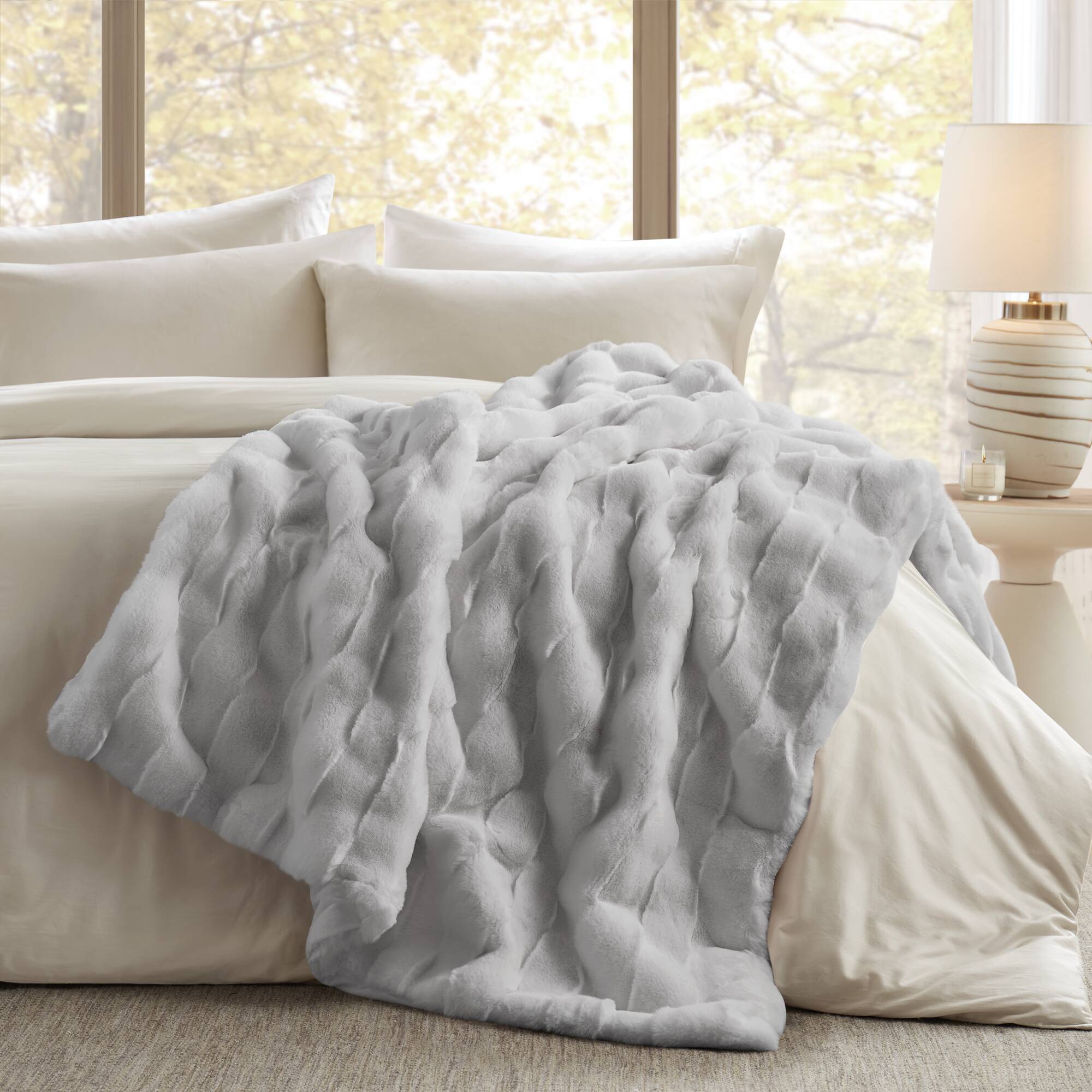 1 PC 50x60' Vivienne Faux Fur Throw Light Grey