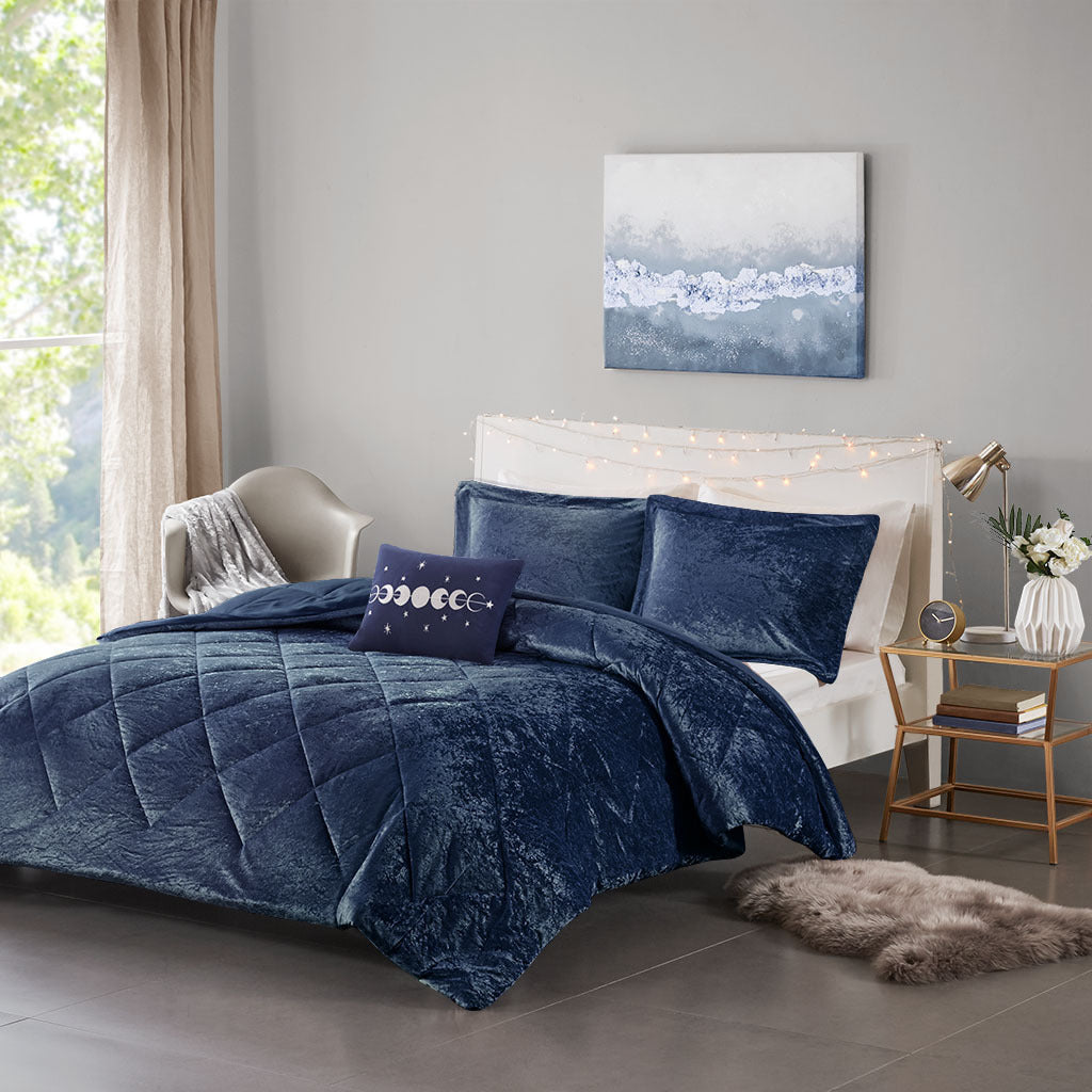 Full/Queen Velvet Comforter Set with Throw Pillow