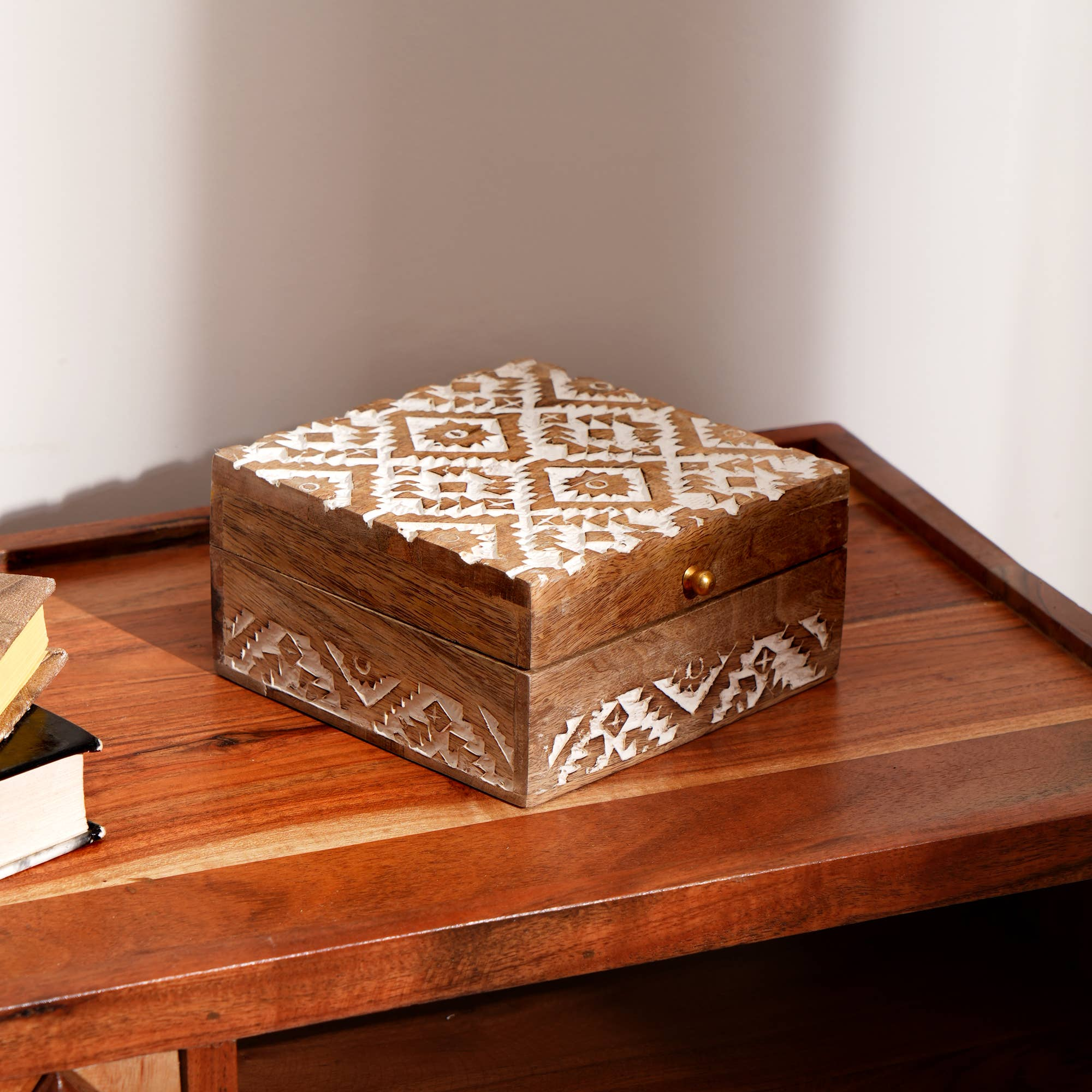 WHITE WOOD CARVED BOX S