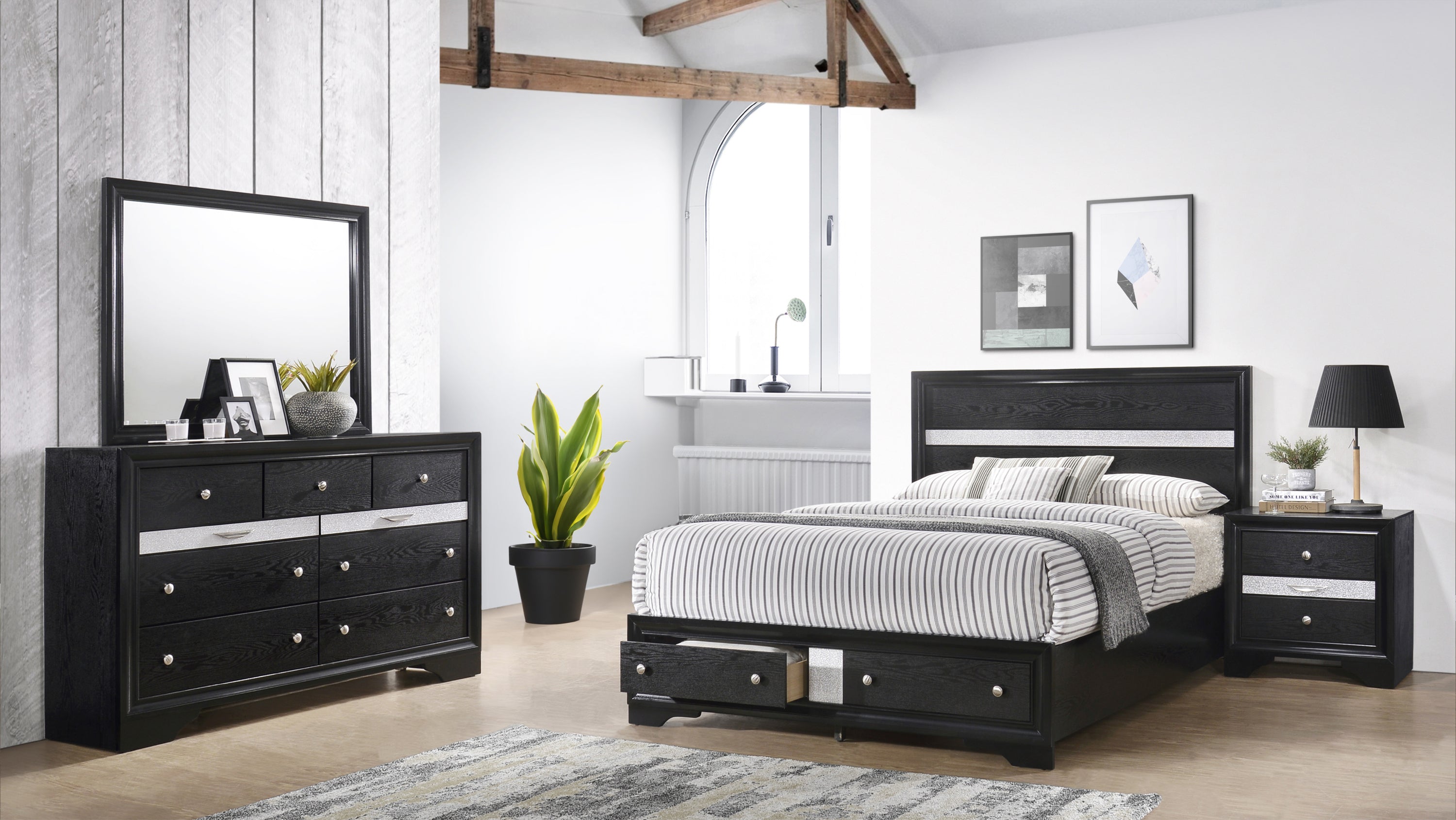 Traditional Style Queen 4 PC Storage Bedroom Set in Black made with Wood