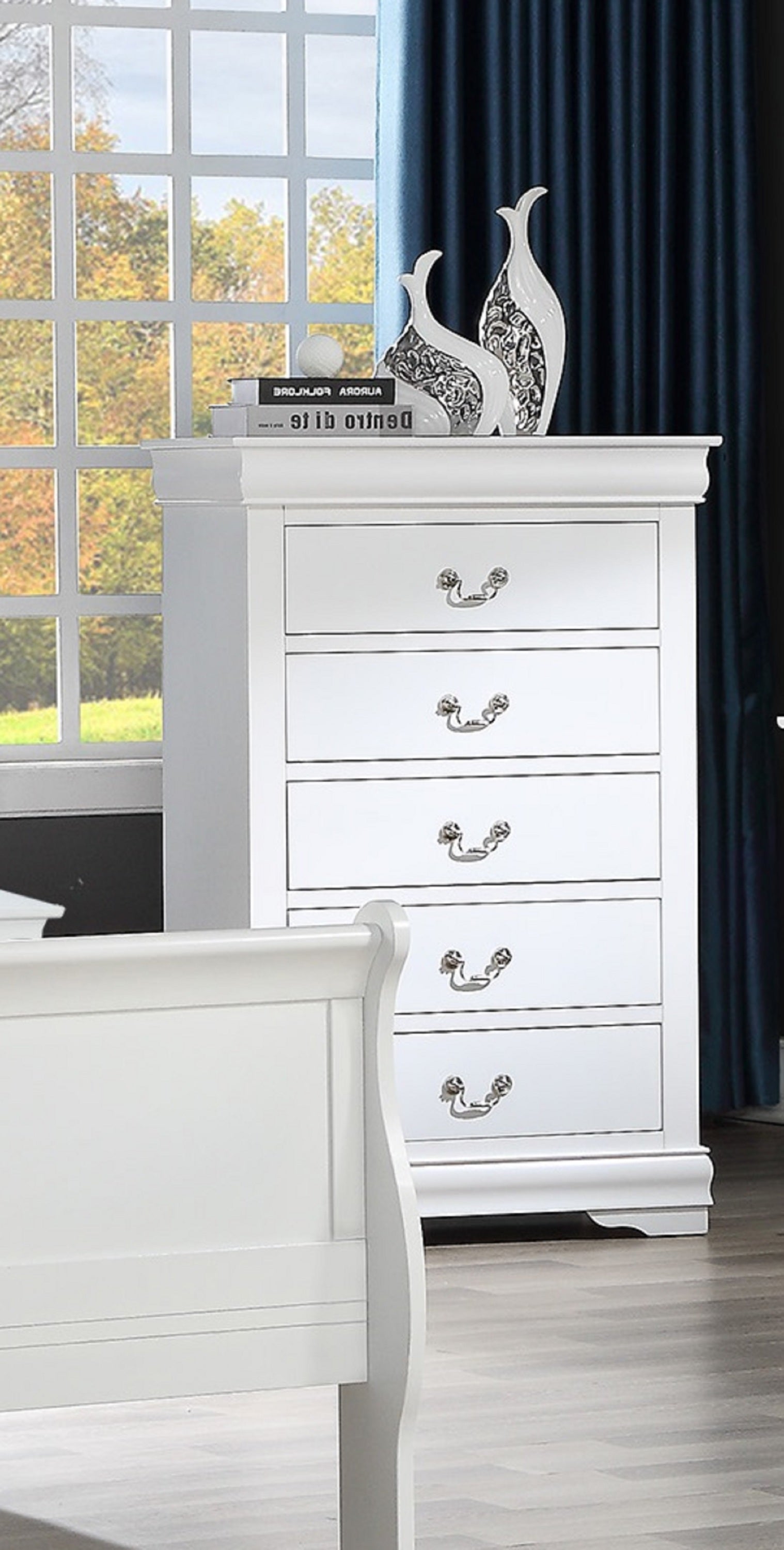 1pc White Finish Five Drawers Louis Philip Chest Solid Wood Contemporary Sleek Ample Storage