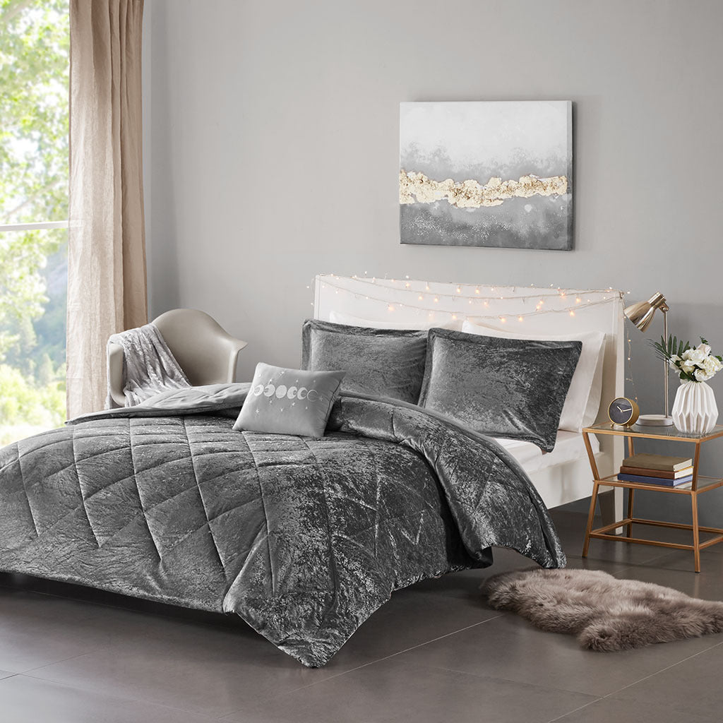 Full/Queen Velvet Comforter Set with Throw Pillow