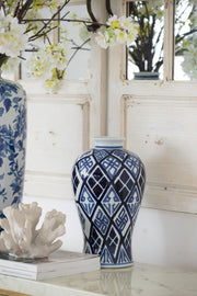 D7.8x12.8 Valora Blue and White Vase