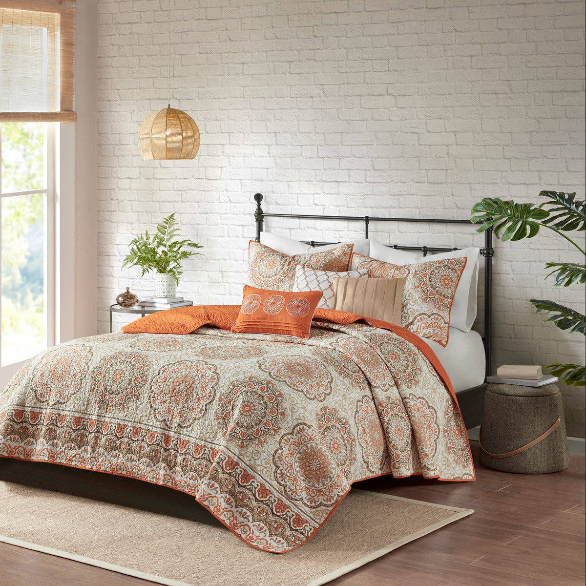 6 Piece Reversible Quilt Set with Throw Pillows Orange Full/Queen
