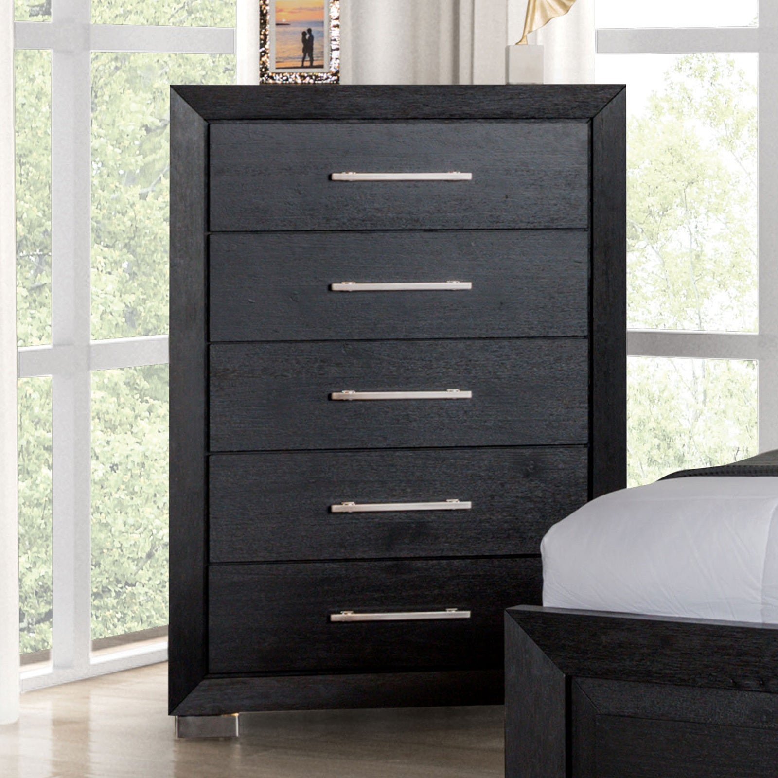 1pc Chest 5-English Dovetail Drawer Black Finish Contemporary Style Chrome Legs Bedroom Furniture