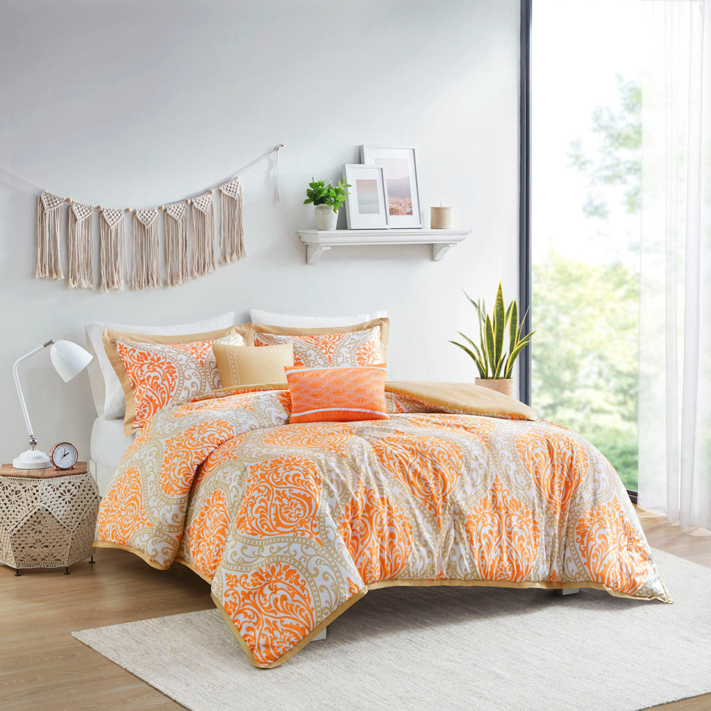 Full/Queen Comforter Set