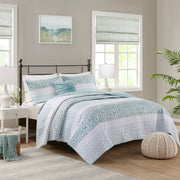 Full/Queen 4 Piece Seersucker Quilt Set with Throw Pillow
