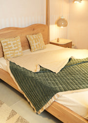 Cotton Velvet Stonewashed Hand Quilted Bedspread with Flanges-88X92'