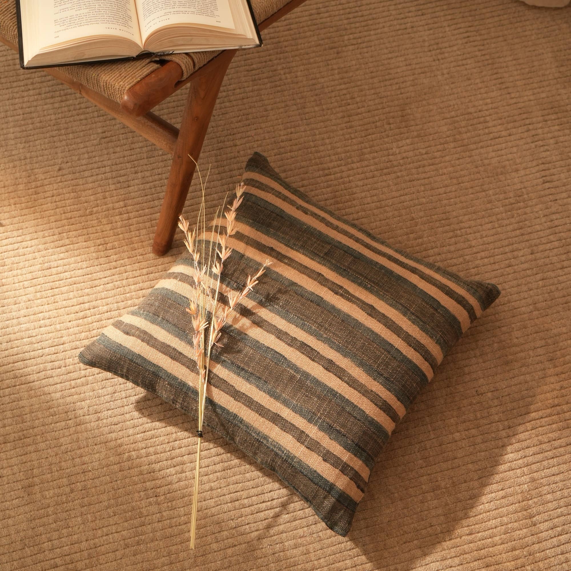 Handcrafted Reversible Weave Stripe Throw Pillow 20x20' - Stylish and Versatile Accent