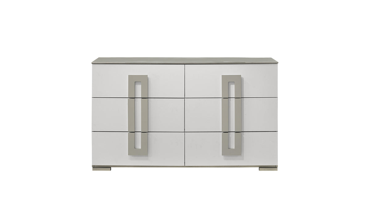 Olivia Contemporary Style 6- Drawer Dresser Made with Wood in White. (INCLUDES DRESSER ONLY)      same asG150108650  ( NJ inventory)