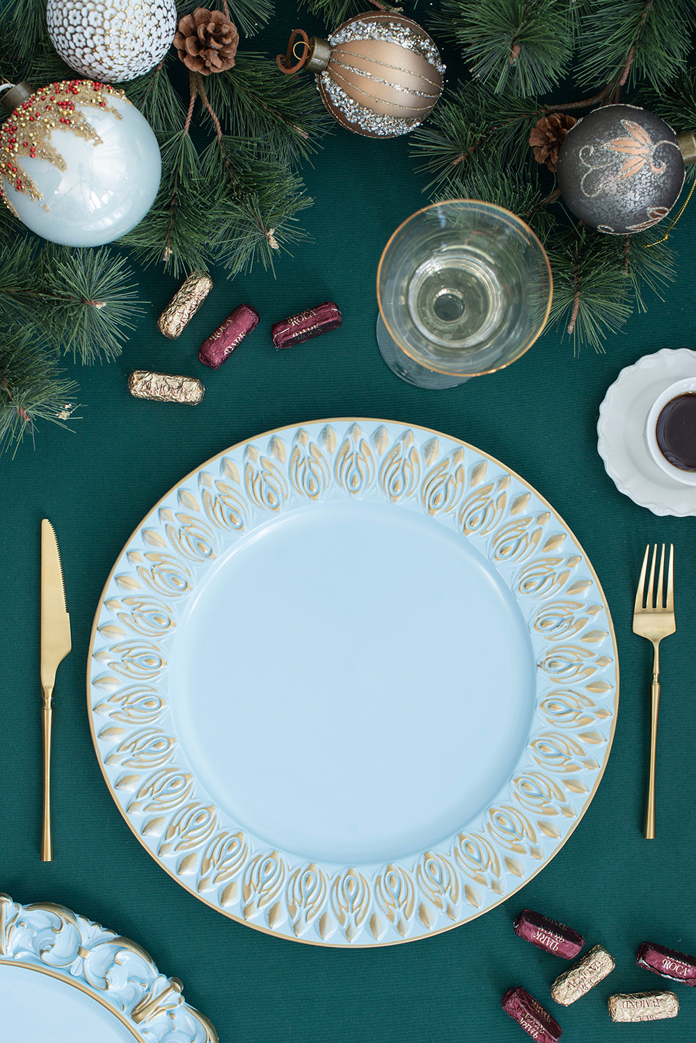 8 Pack Plastic Charger Plate, D14'