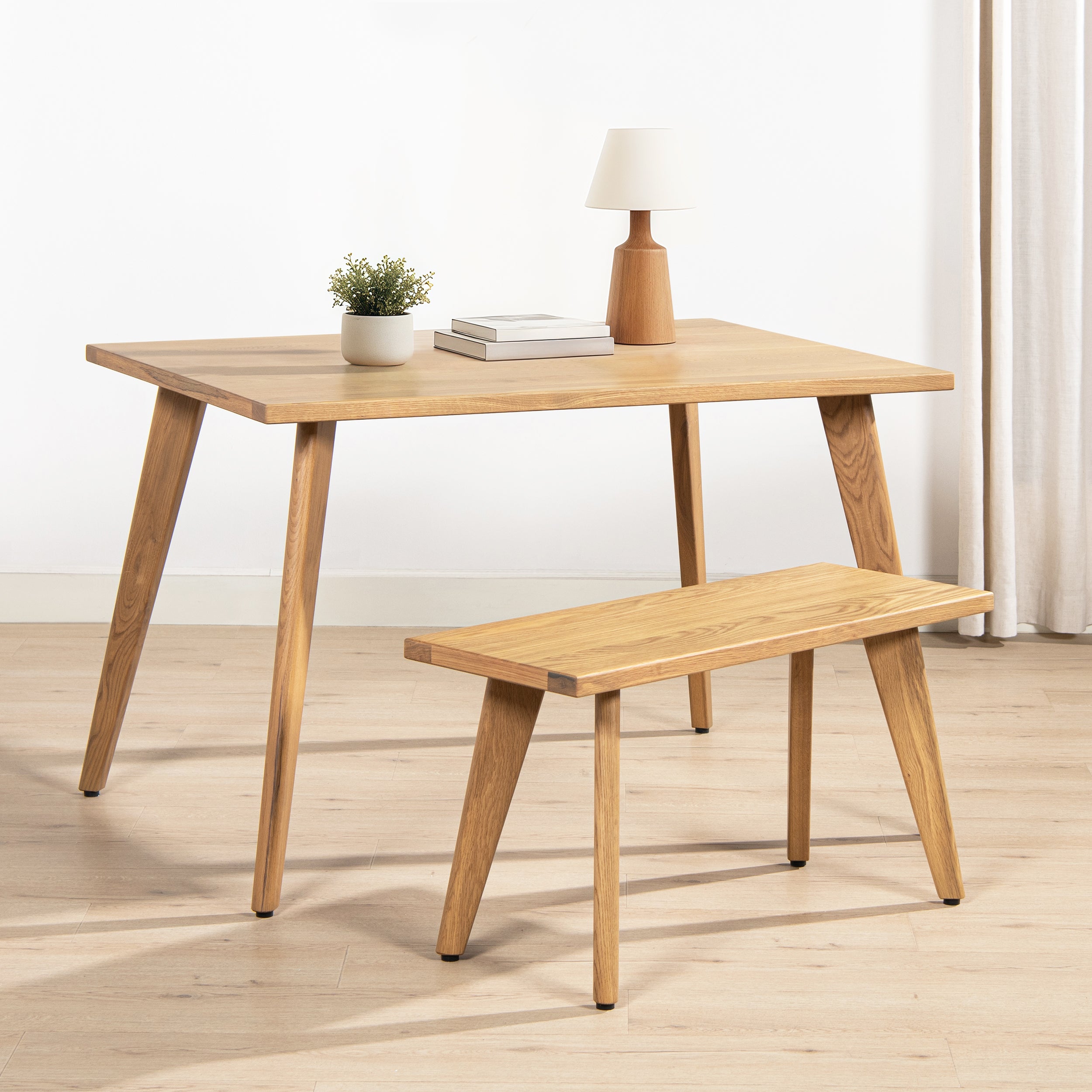 Capri 47-78.5' Solid Oak Wood 4-6 Seat Extendable Leaf Dining Table, Natural Brown Red Oak