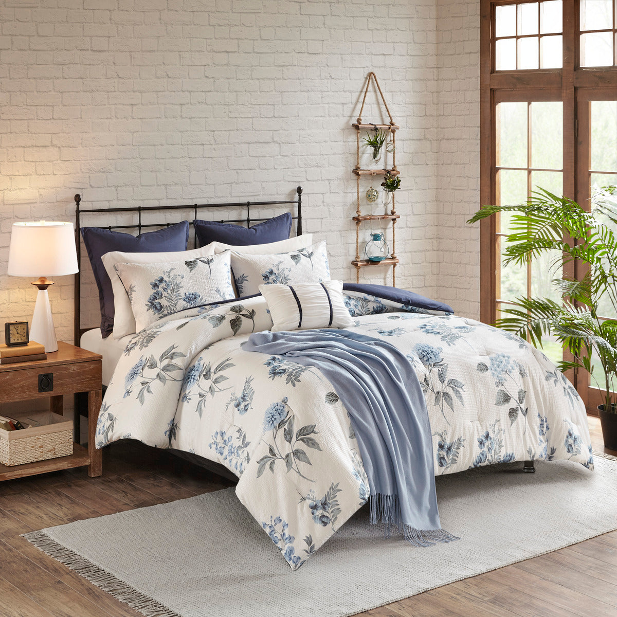 7 Piece Printed Seersucker Comforter Set with Throw Blanket Blue Full/Queen