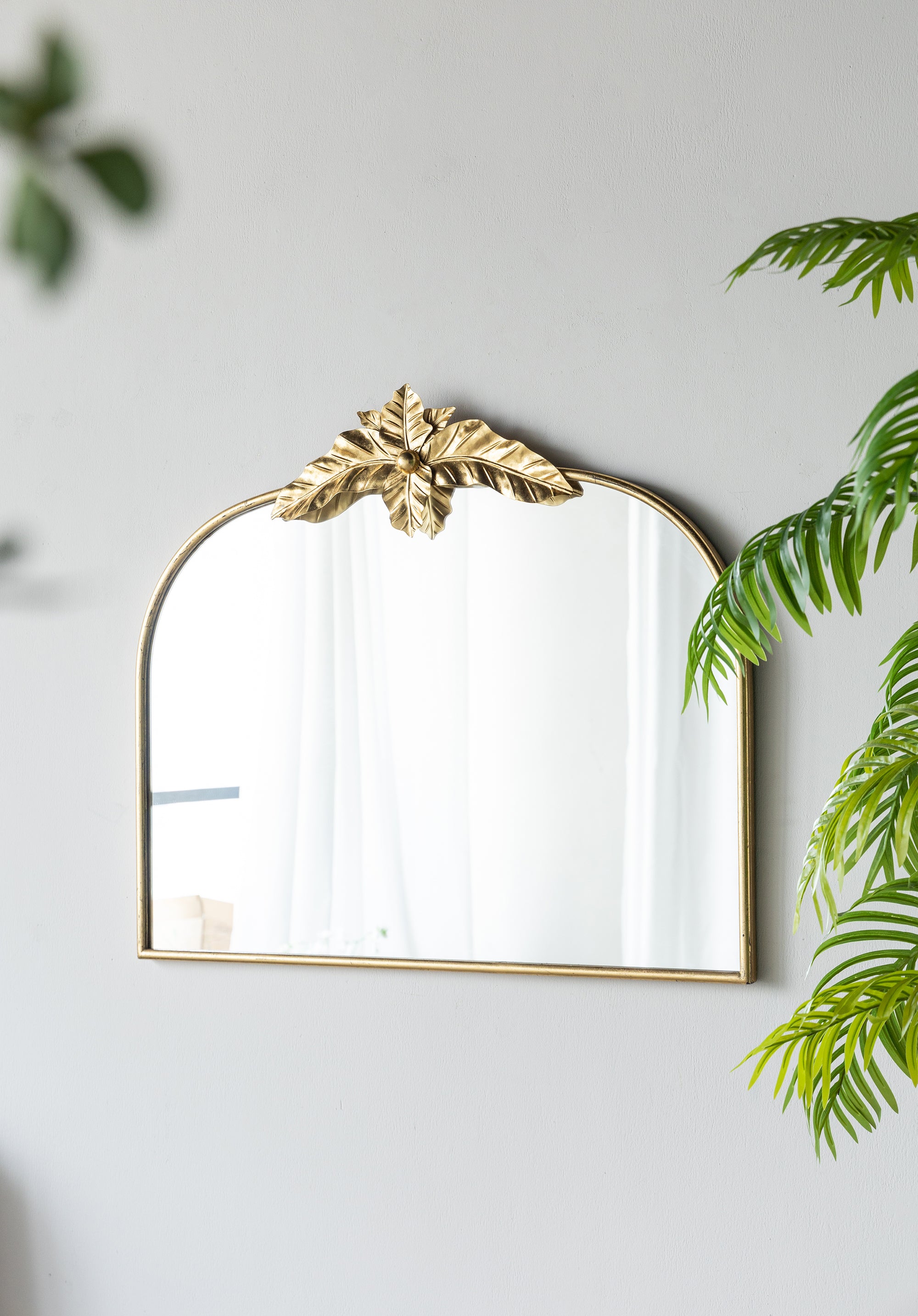39.5' x 35' Gold Arched Mirror with Metal Frame, Wall- Mounted Mirror for Living Room Bedrrom