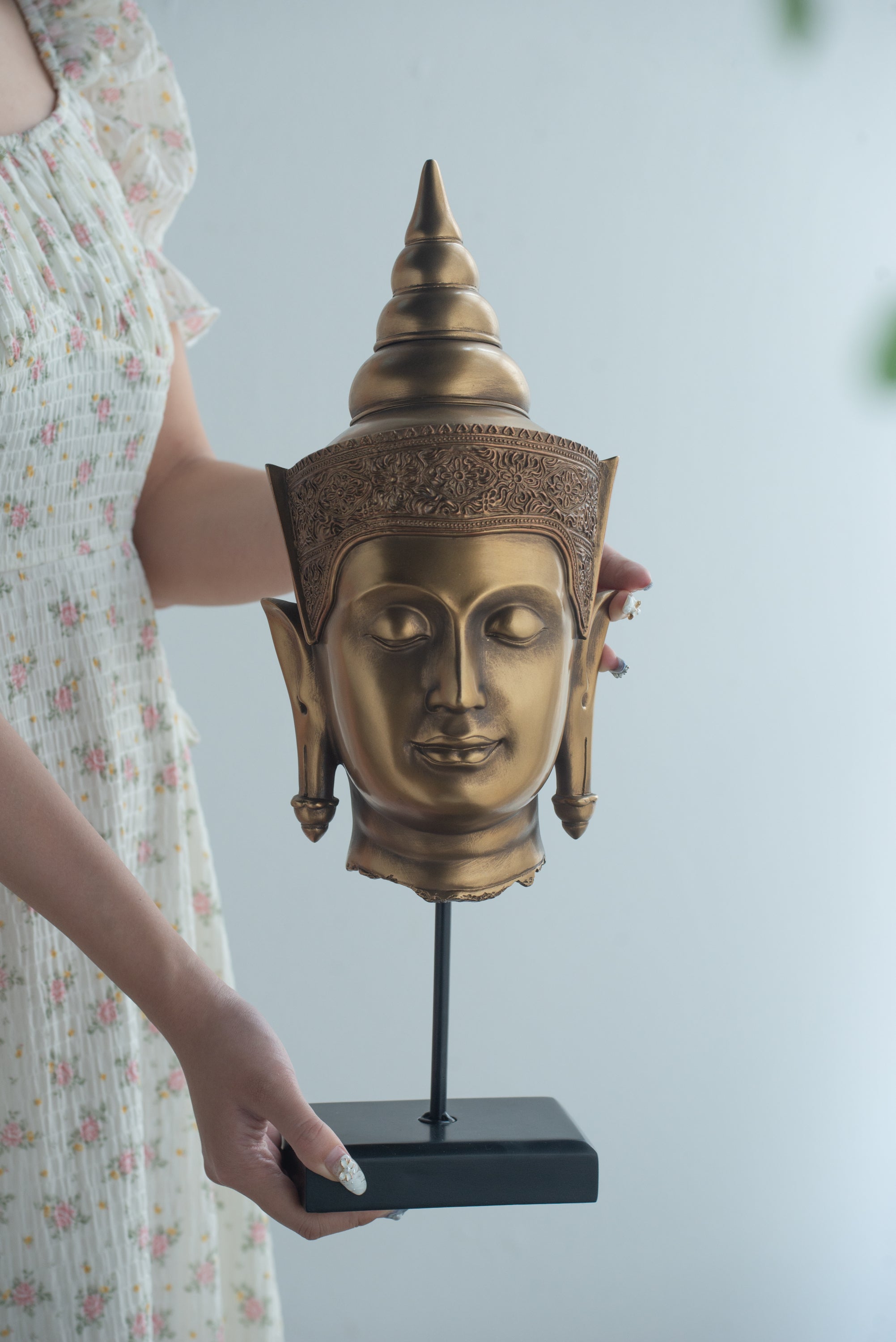 7x7.5x19.7'  Buddha Statue Head On Stand