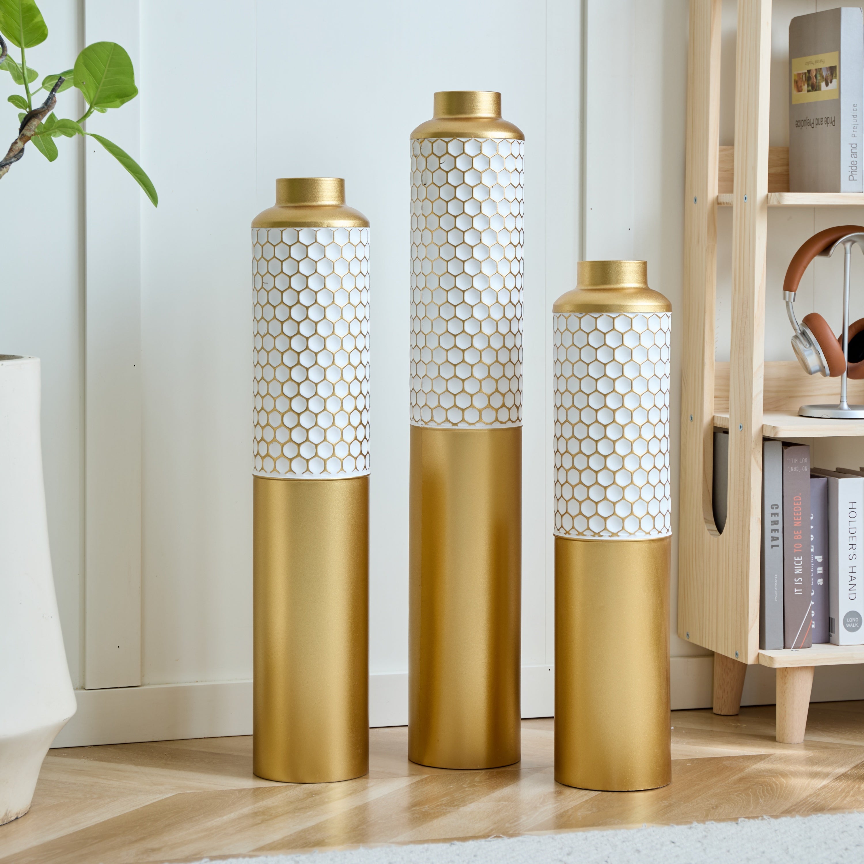 Modern Droplet-Shaped Floor Vase Set – Gold & White Honeycomb Design – 3-Piece Metal Decorative Vases for Home Interior Display