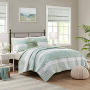 King/Cal King 4 Piece Seersucker Quilt Set with Throw Pillow