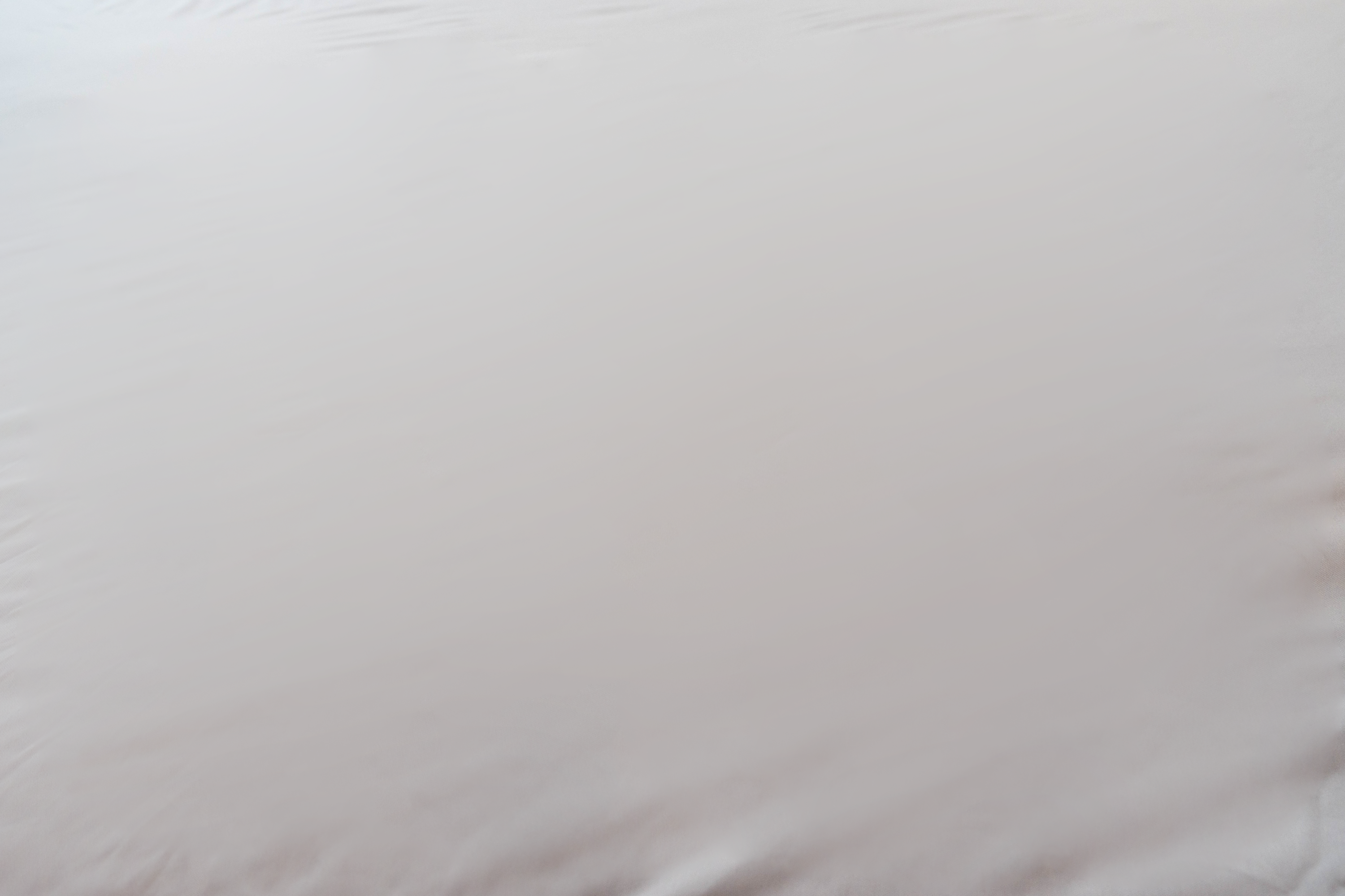 Encased Polyester Hypoallergenic Queen Mattress Protector