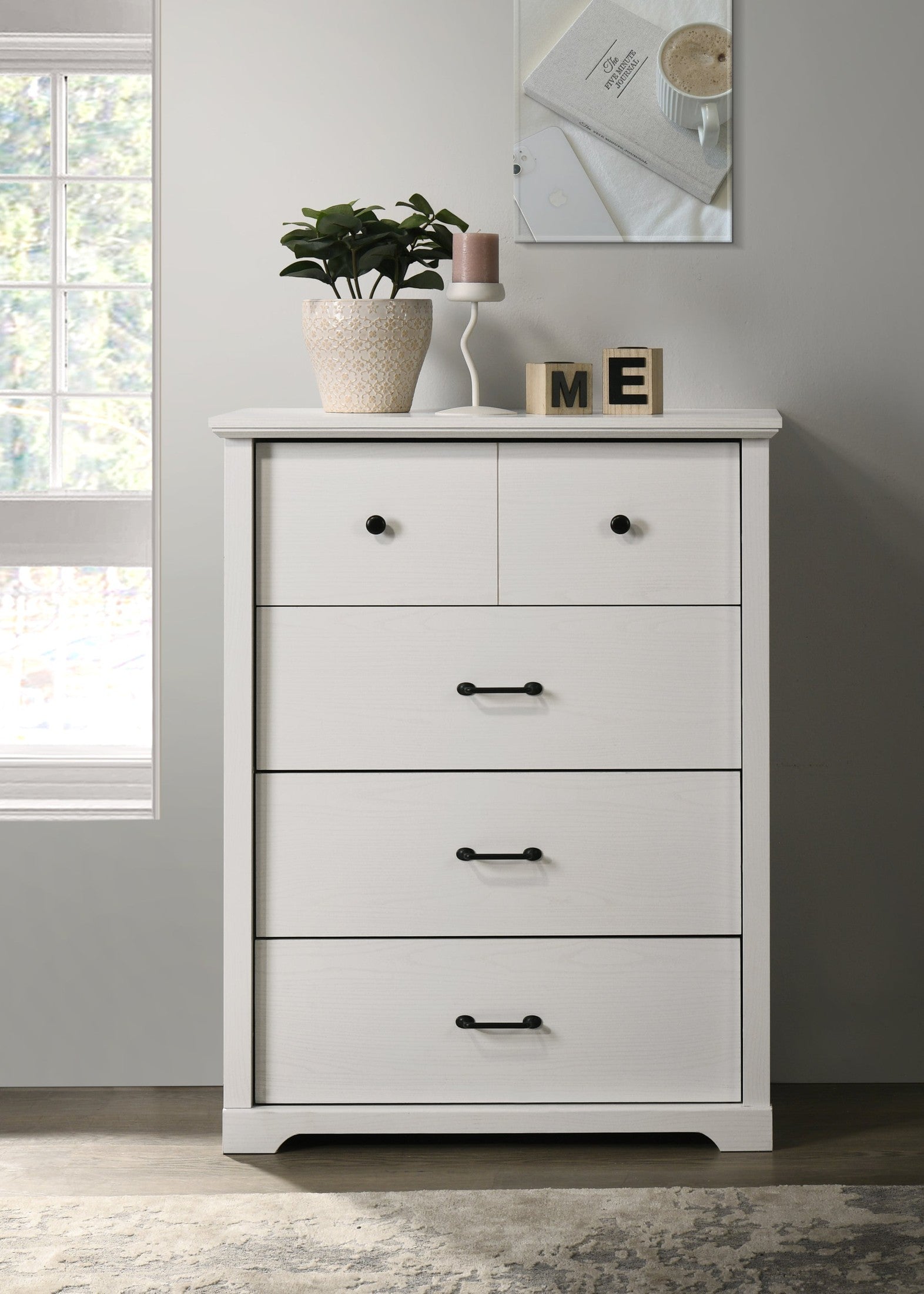 Elara 32'W White 4-Drawer Chest with Black Handles