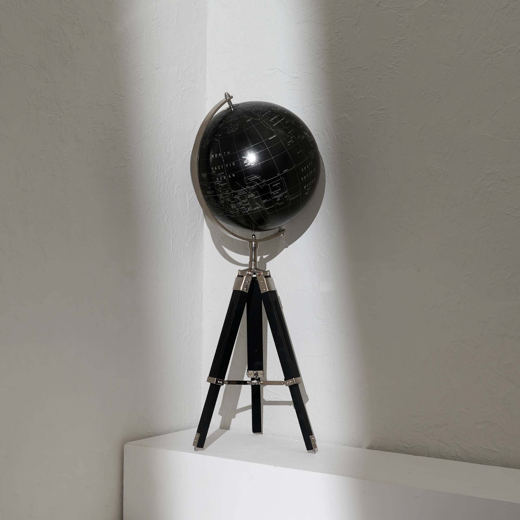 Tabletop Decorative Globe on Aluminium Tripod Stand-32'(H)